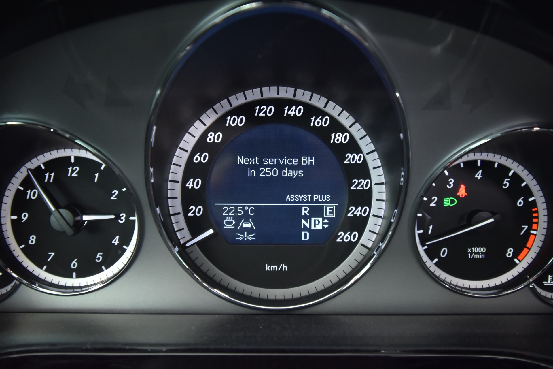 MERCEDES-BENZ E 2011