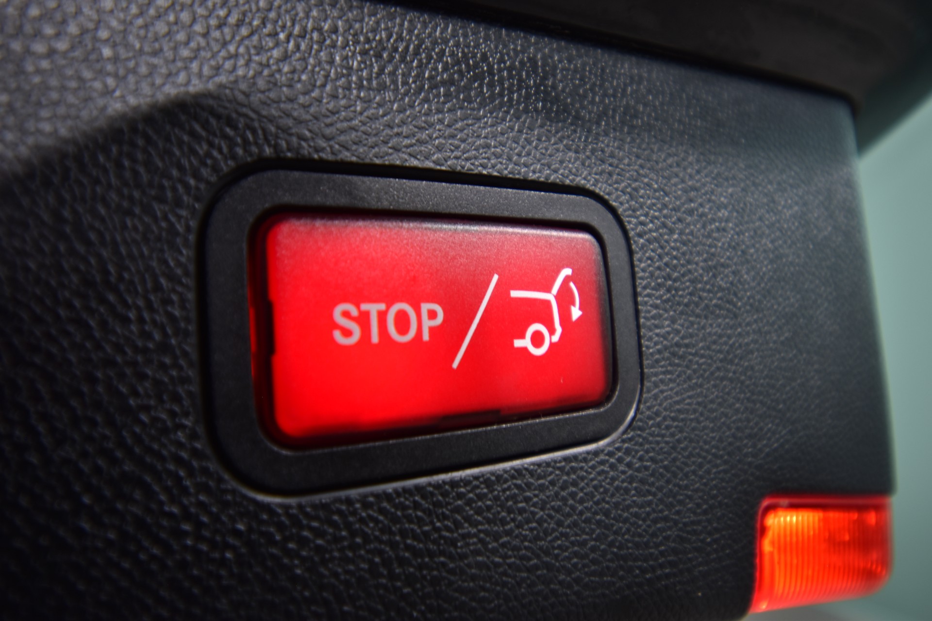 MERCEDES-BENZ E 2011