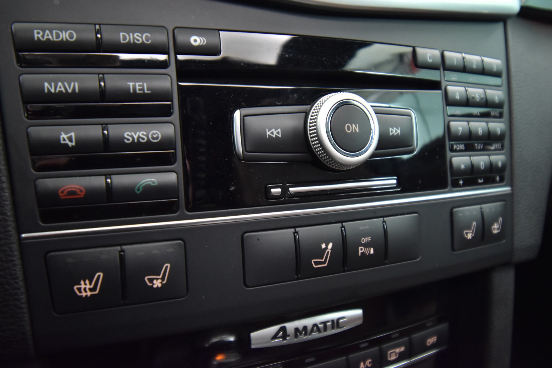 MERCEDES-BENZ E 2011