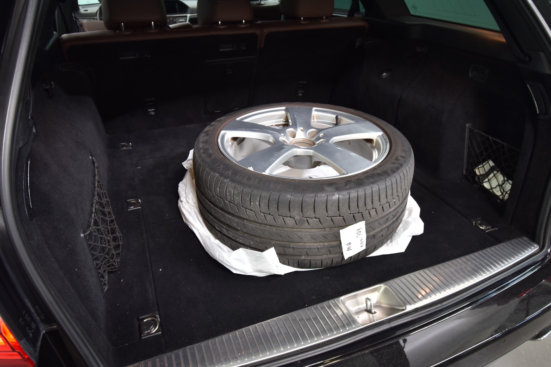 MERCEDES-BENZ E 2011