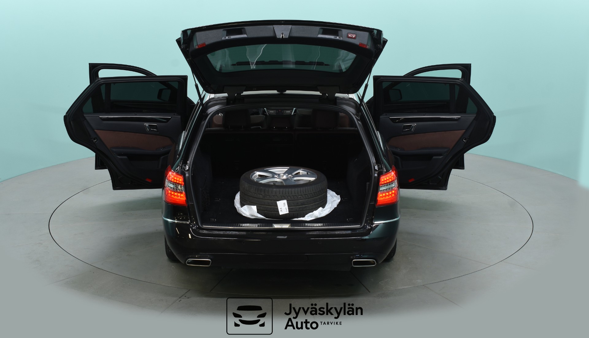 MERCEDES-BENZ E 2011