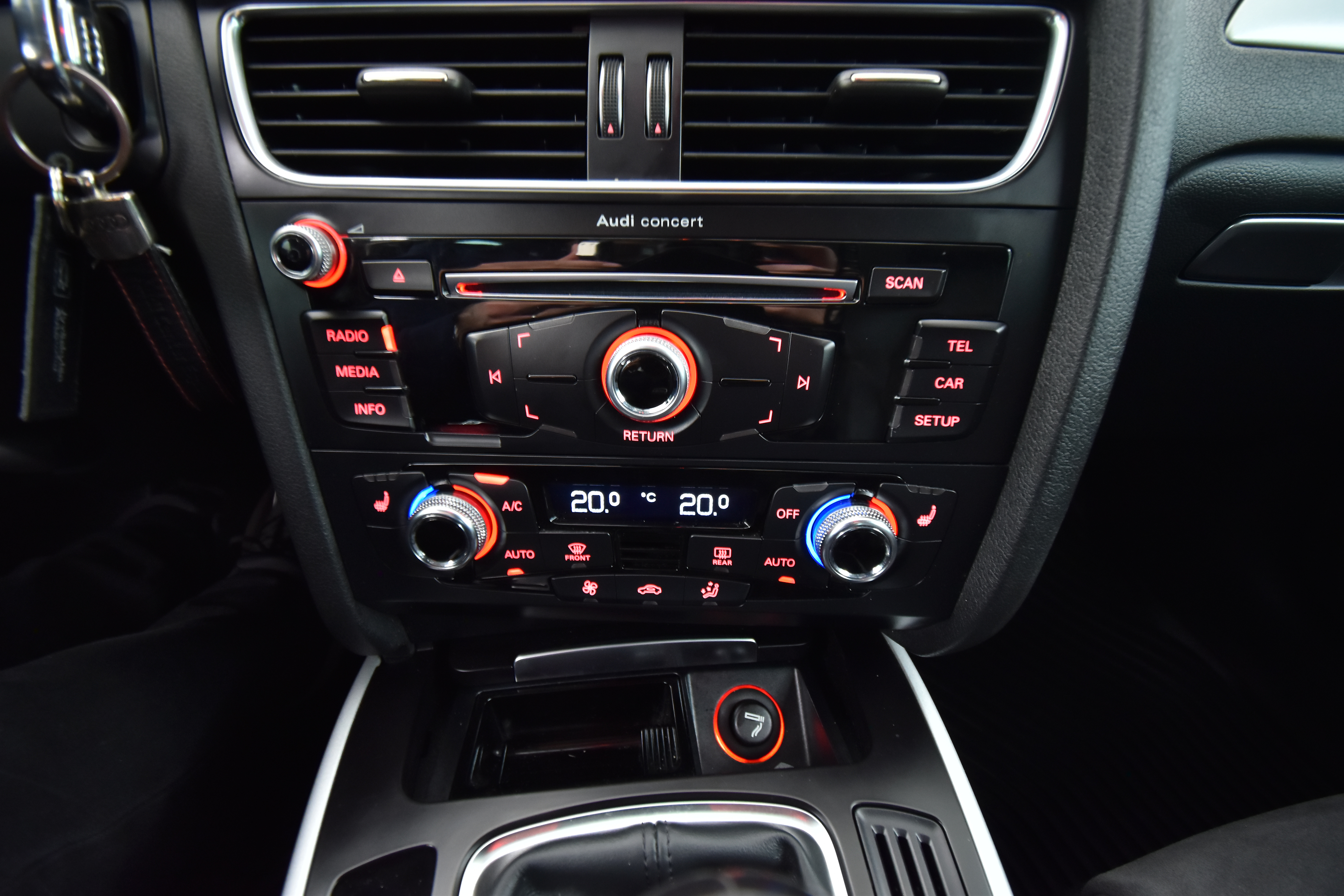AUDI A4 2015