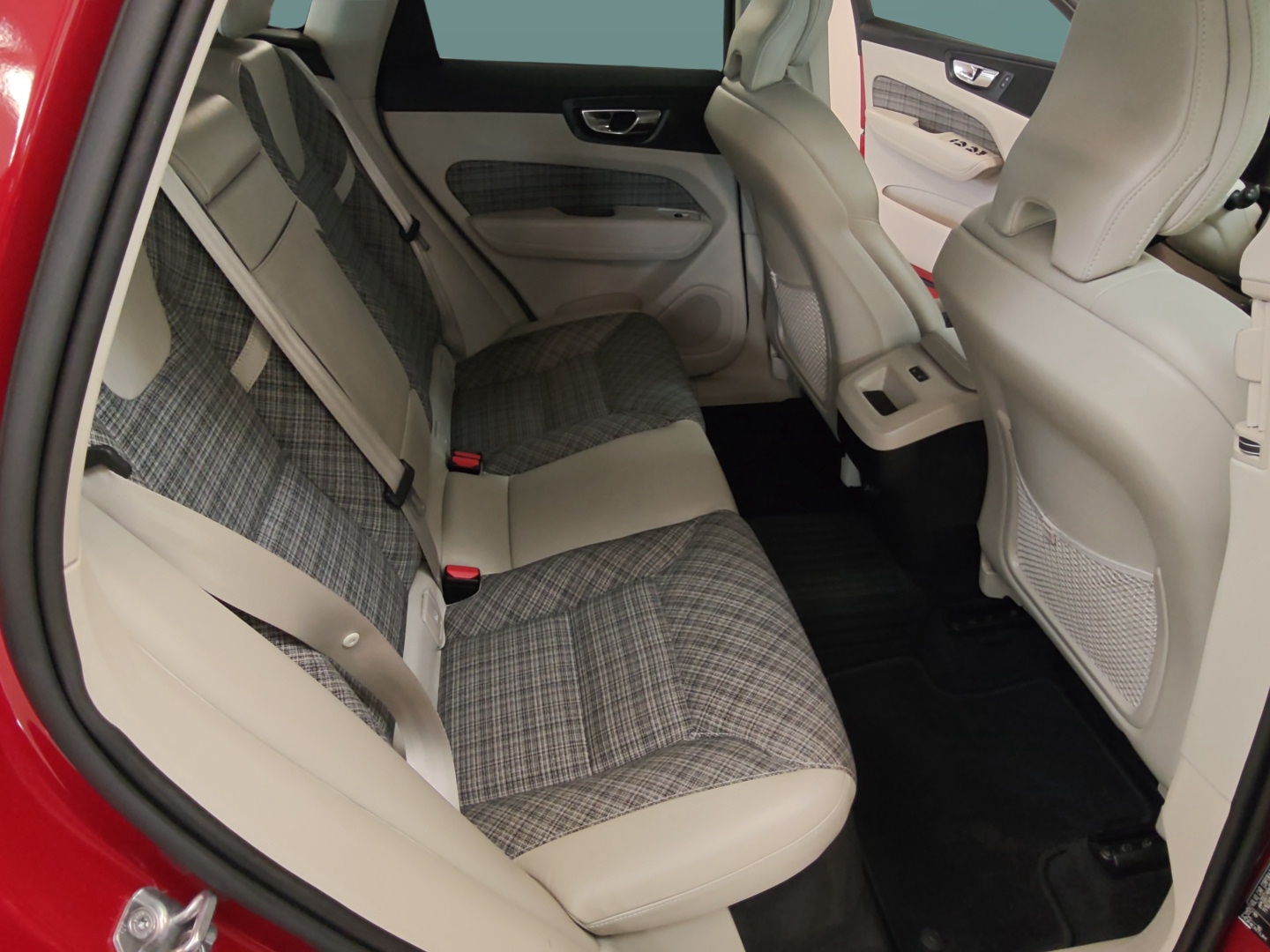 VOLVO XC60 2018
