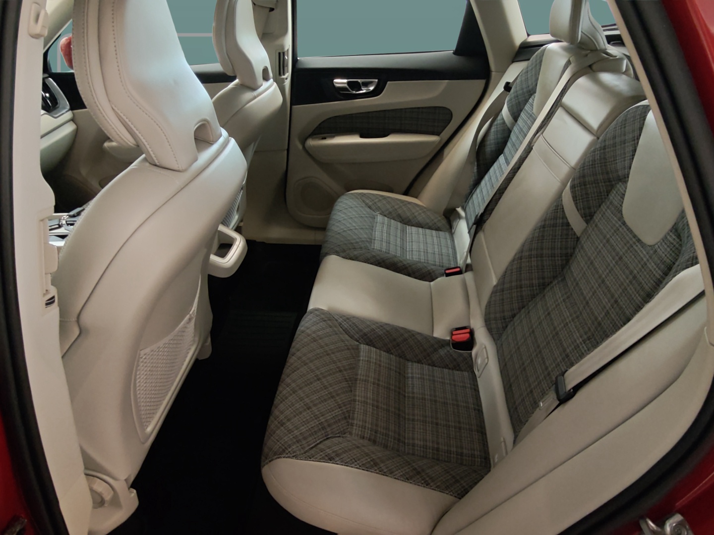 VOLVO XC60 2018
