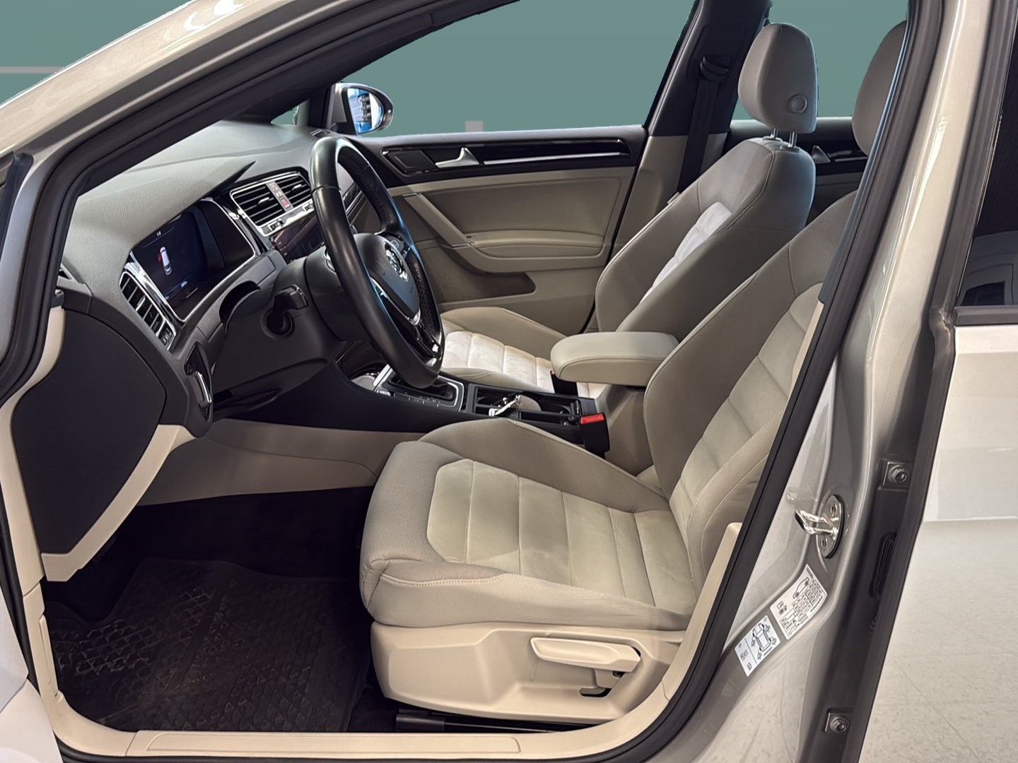 VOLKSWAGEN Golf 2018