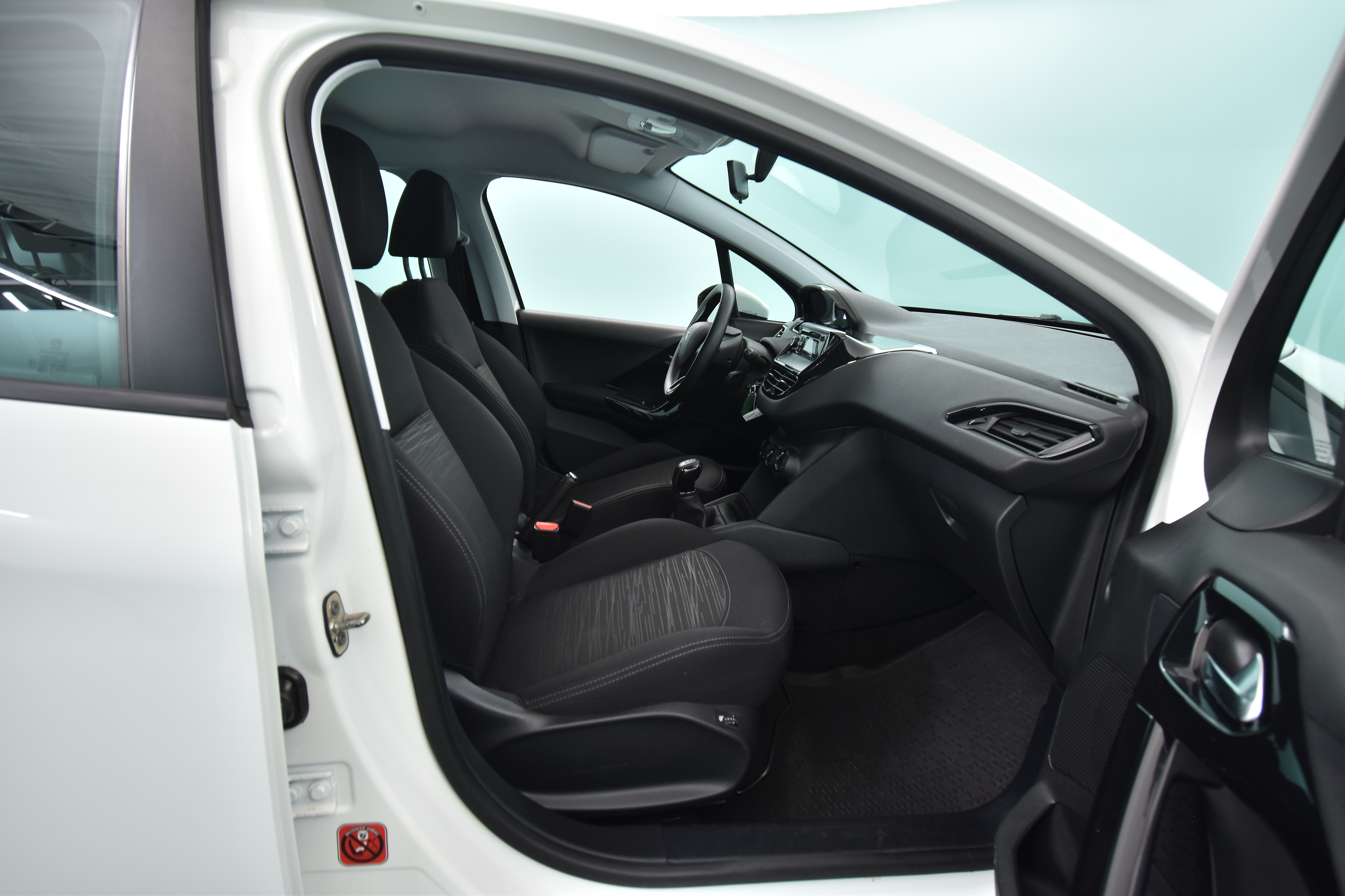 PEUGEOT 208 2014