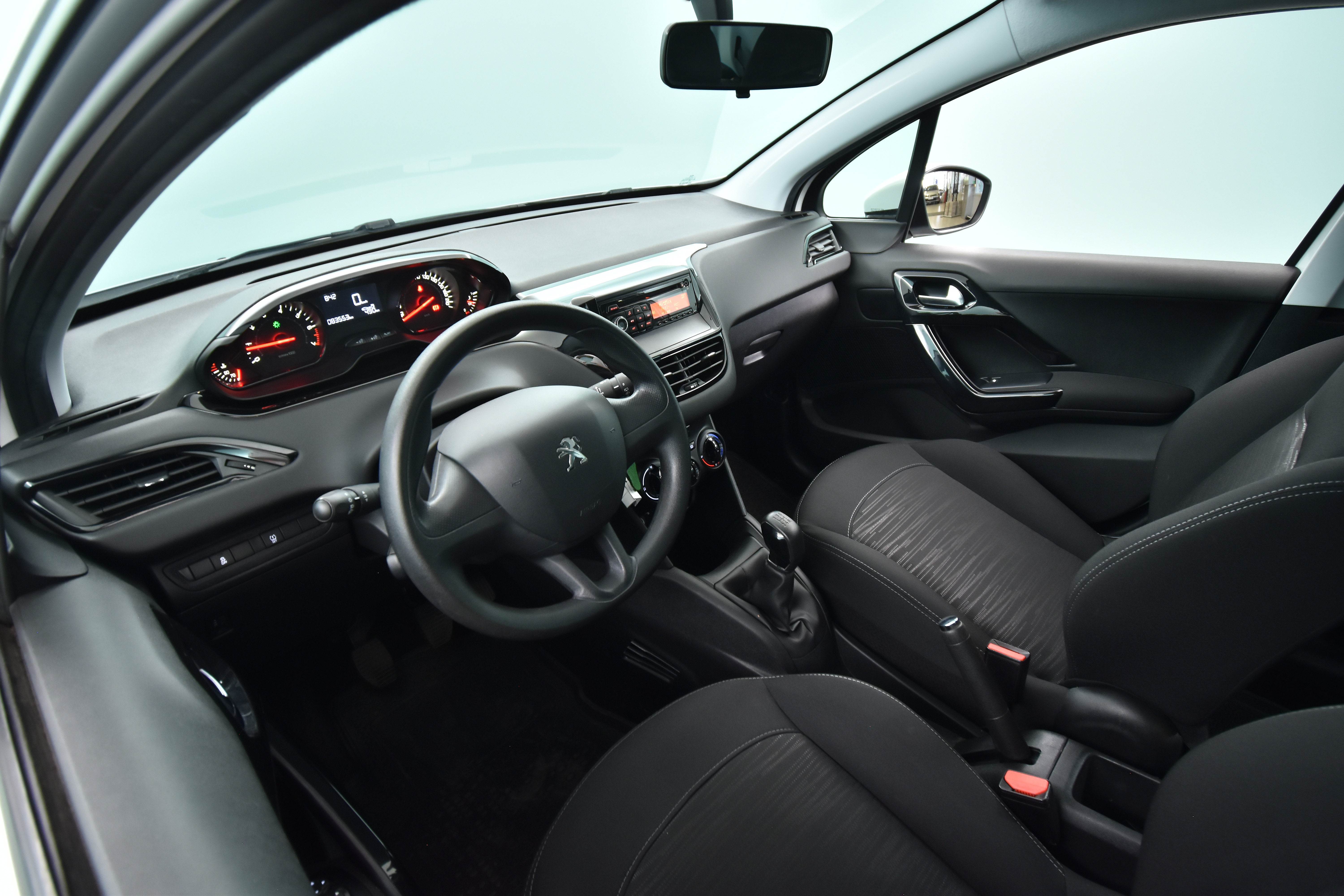PEUGEOT 208 2014