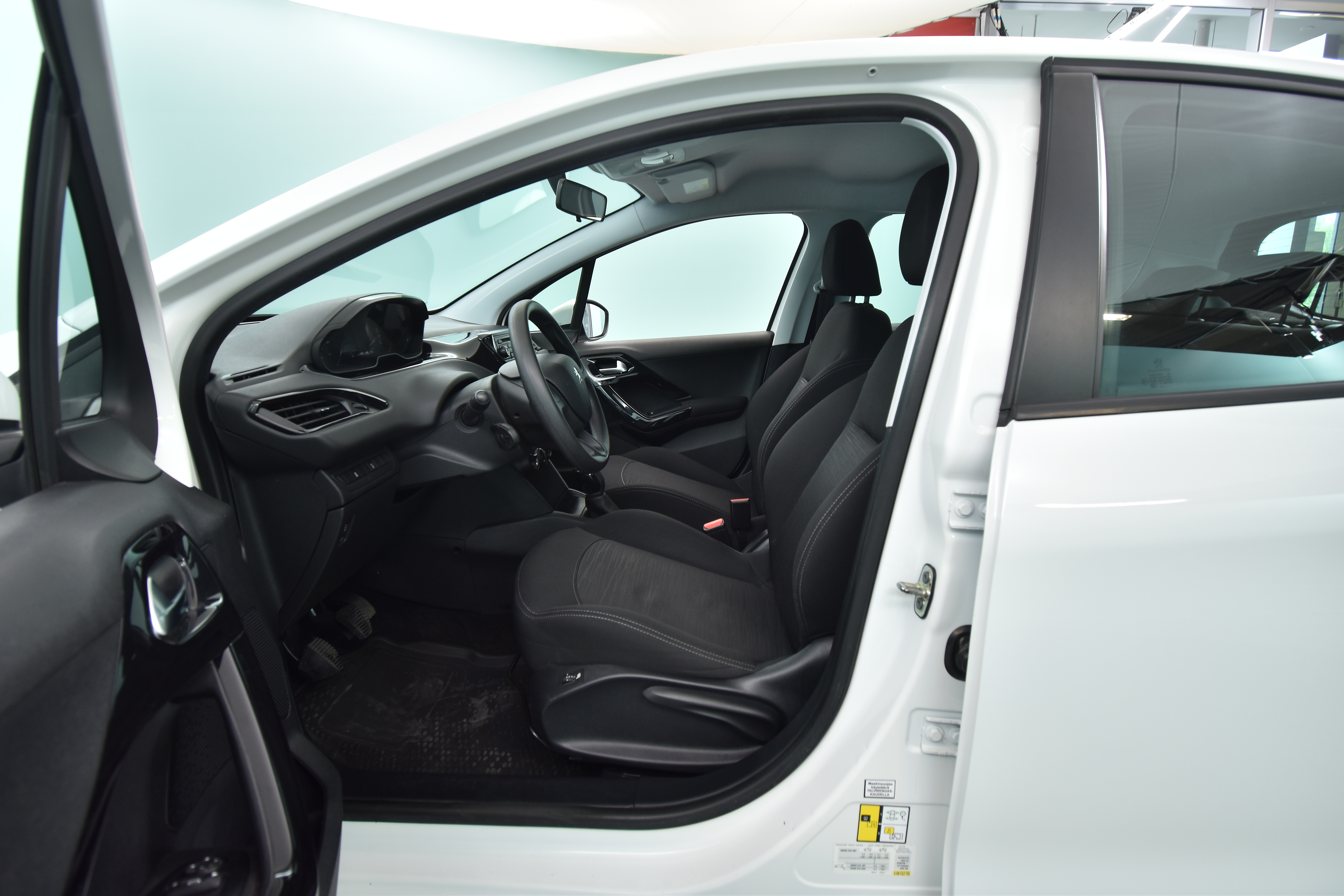 PEUGEOT 208 2014