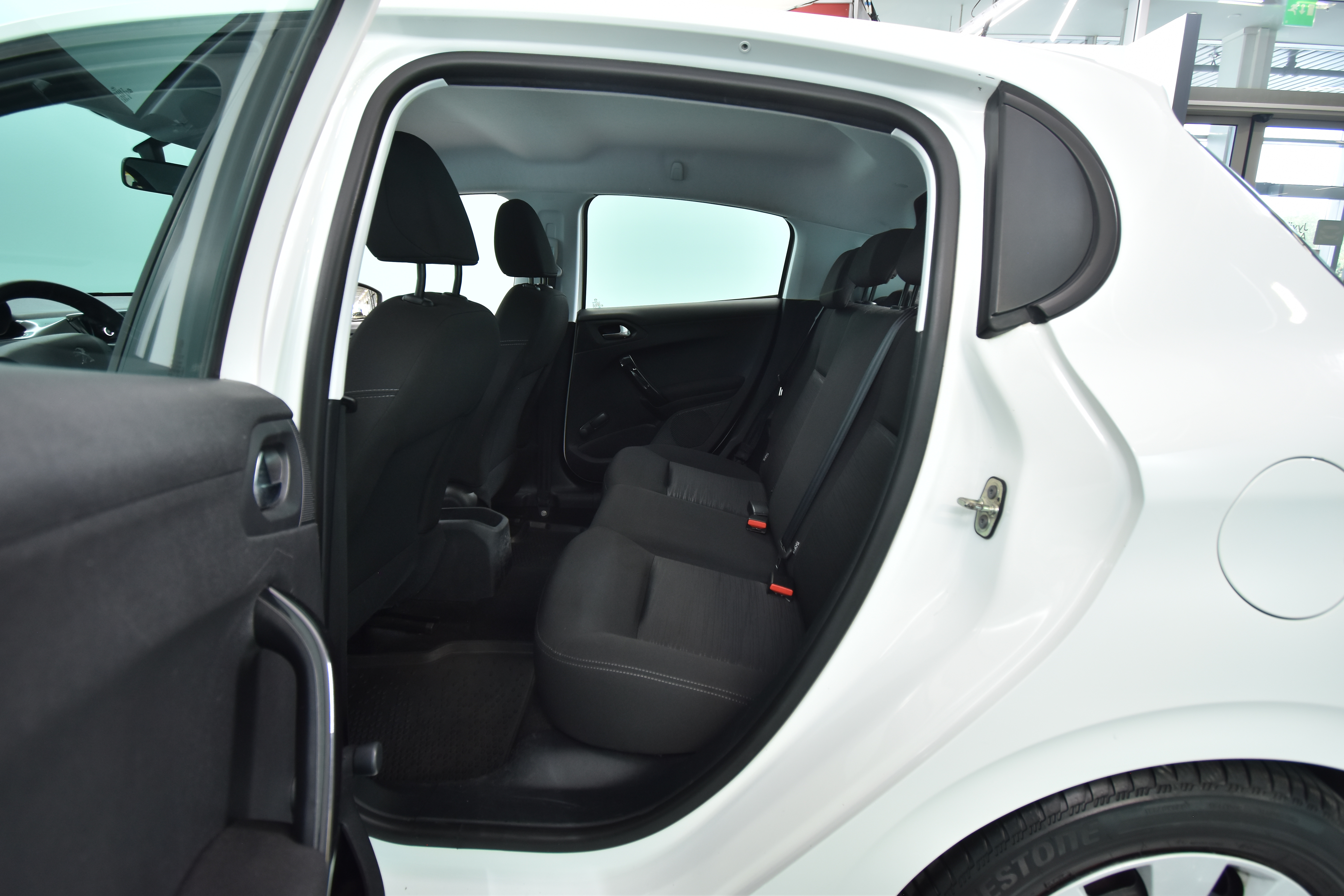 PEUGEOT 208 2014