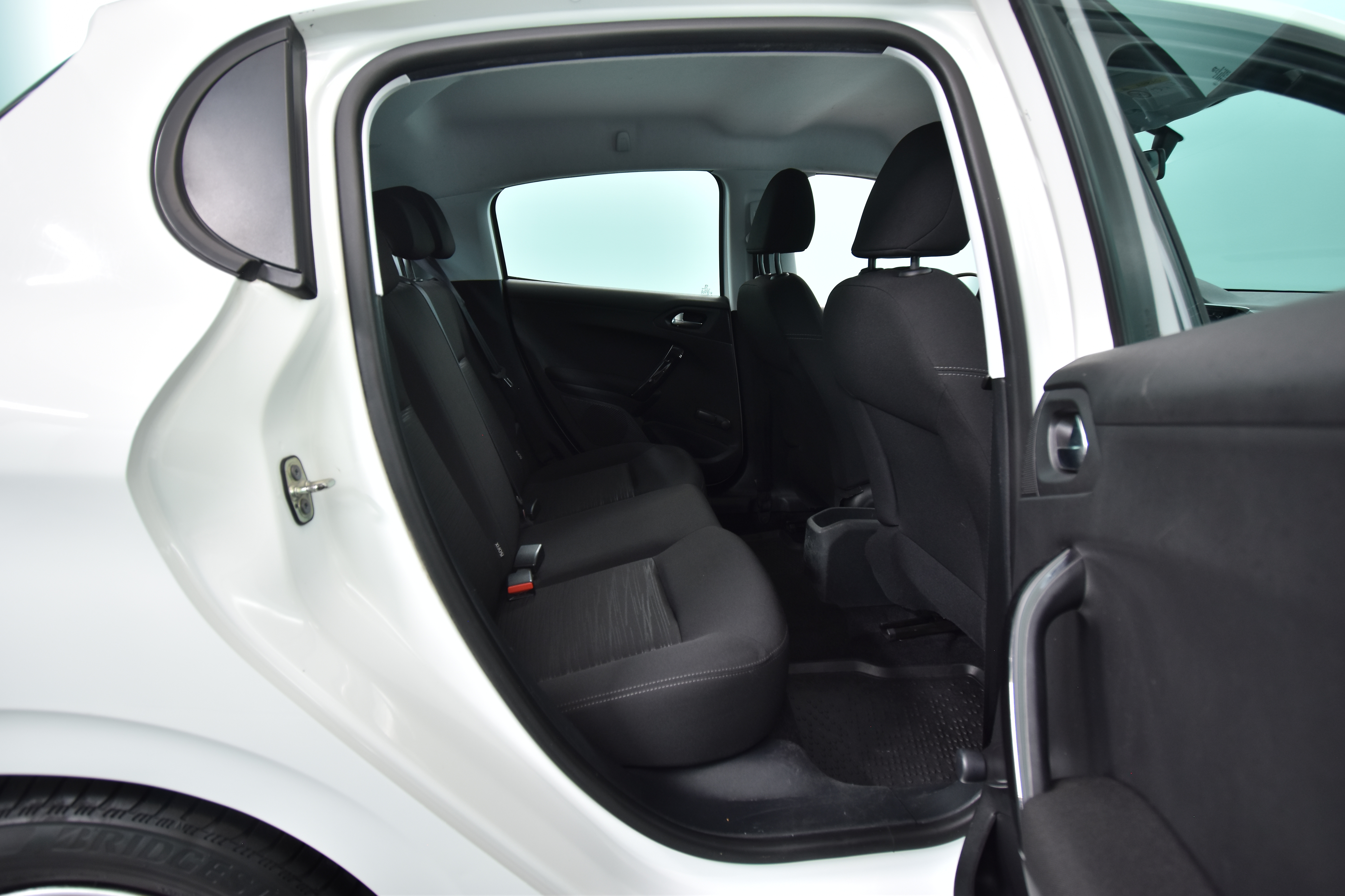 PEUGEOT 208 2014