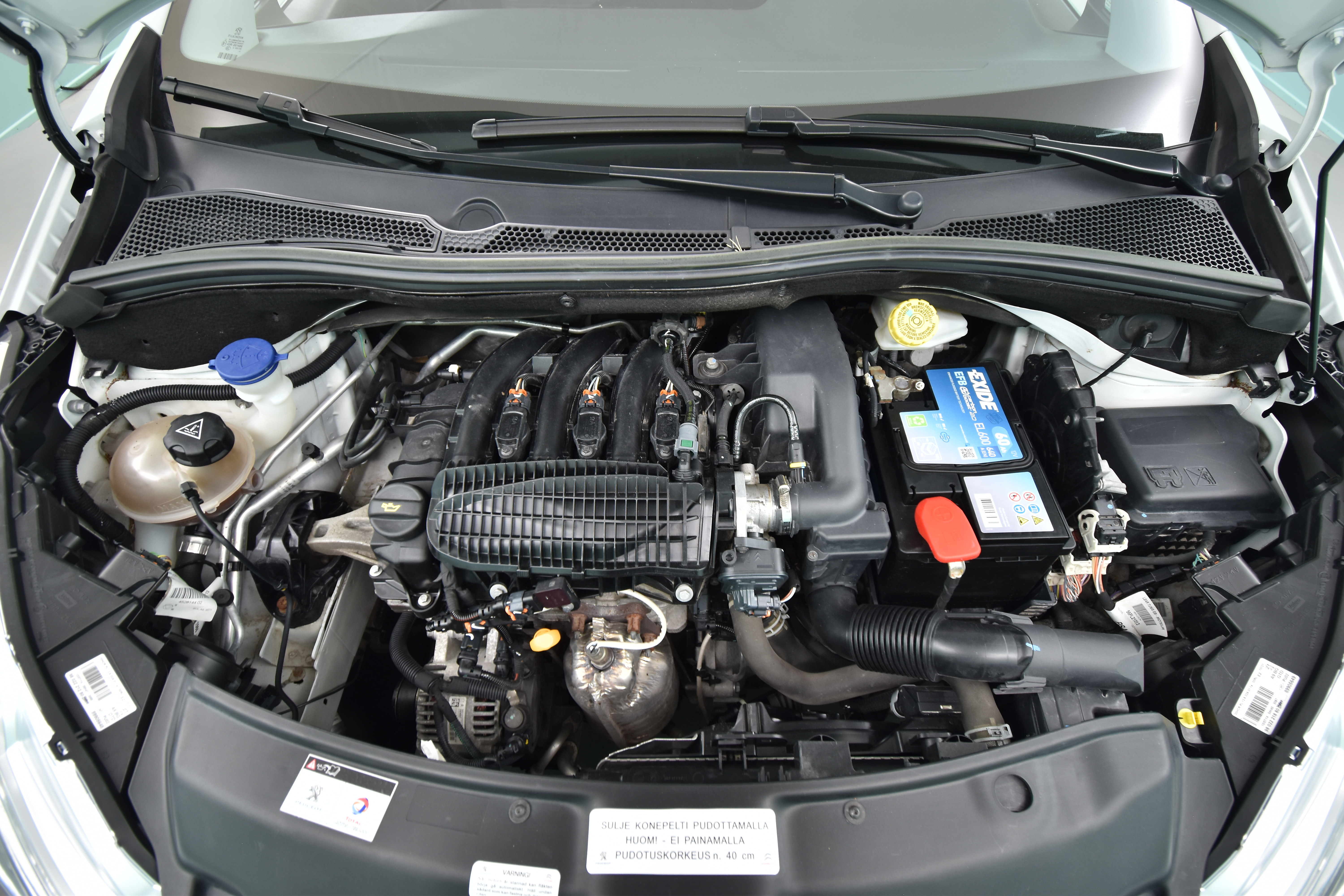 PEUGEOT 208 2014