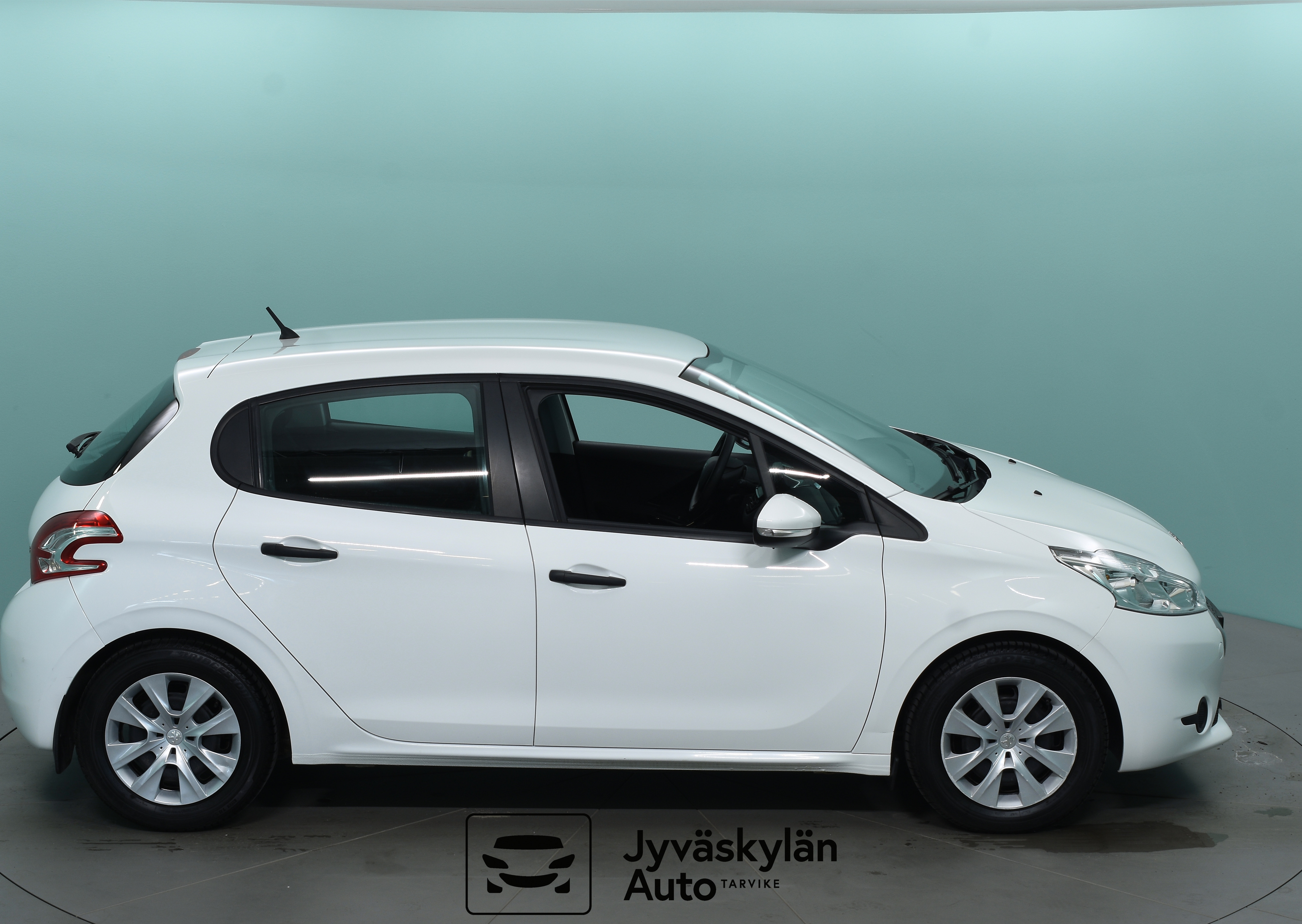 PEUGEOT 208 2014