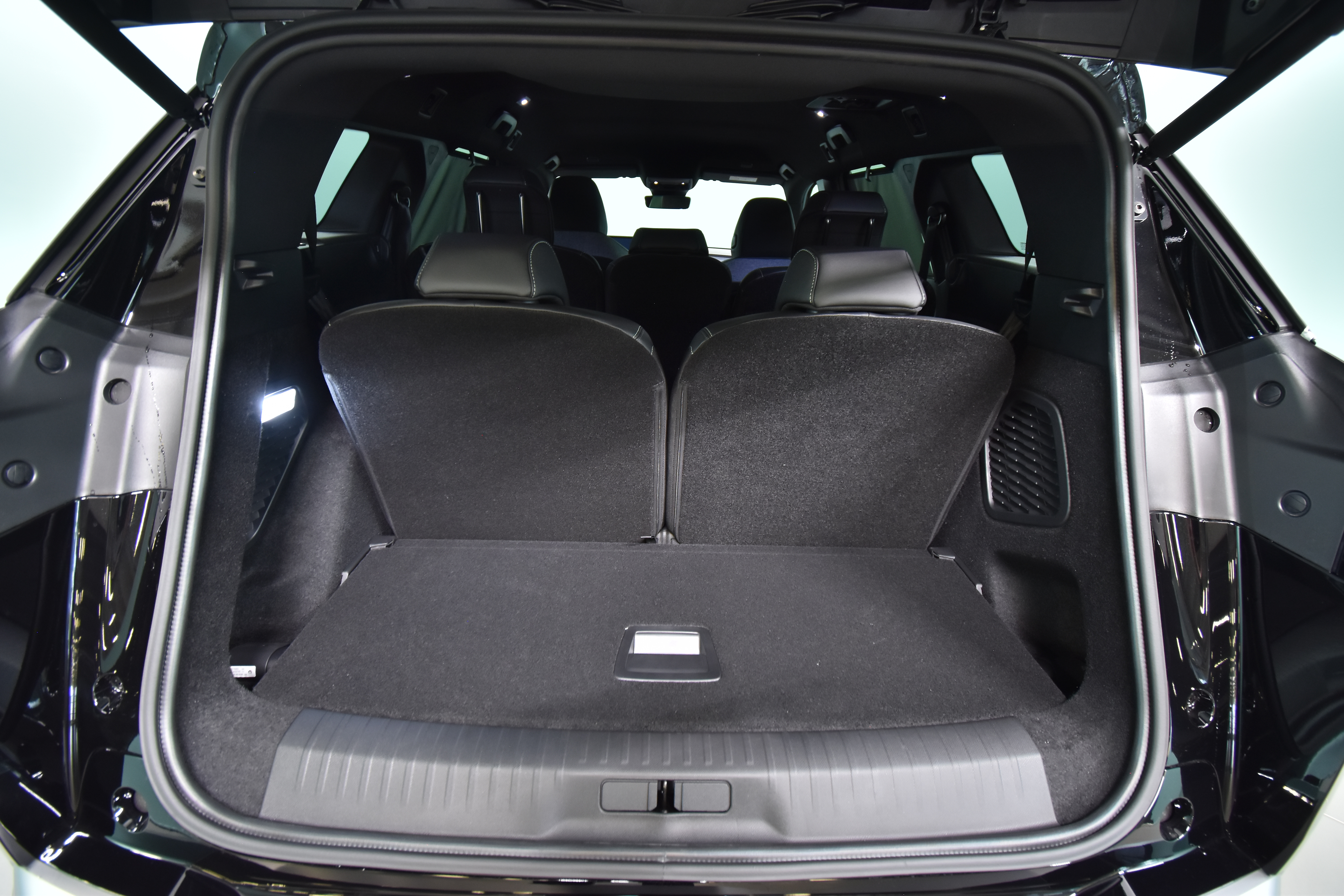 Peugeot E-5008 2026