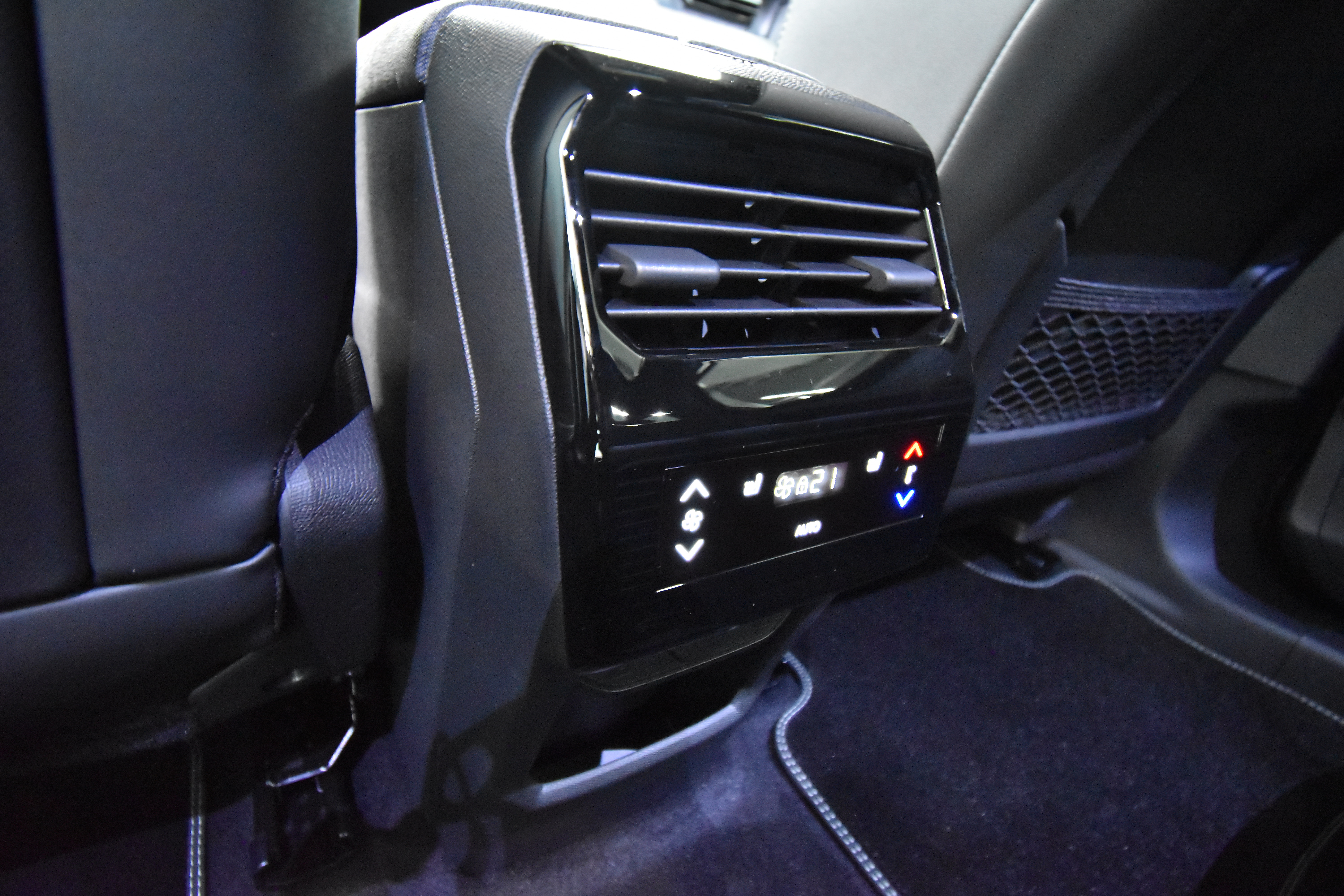 Peugeot E-5008 2026