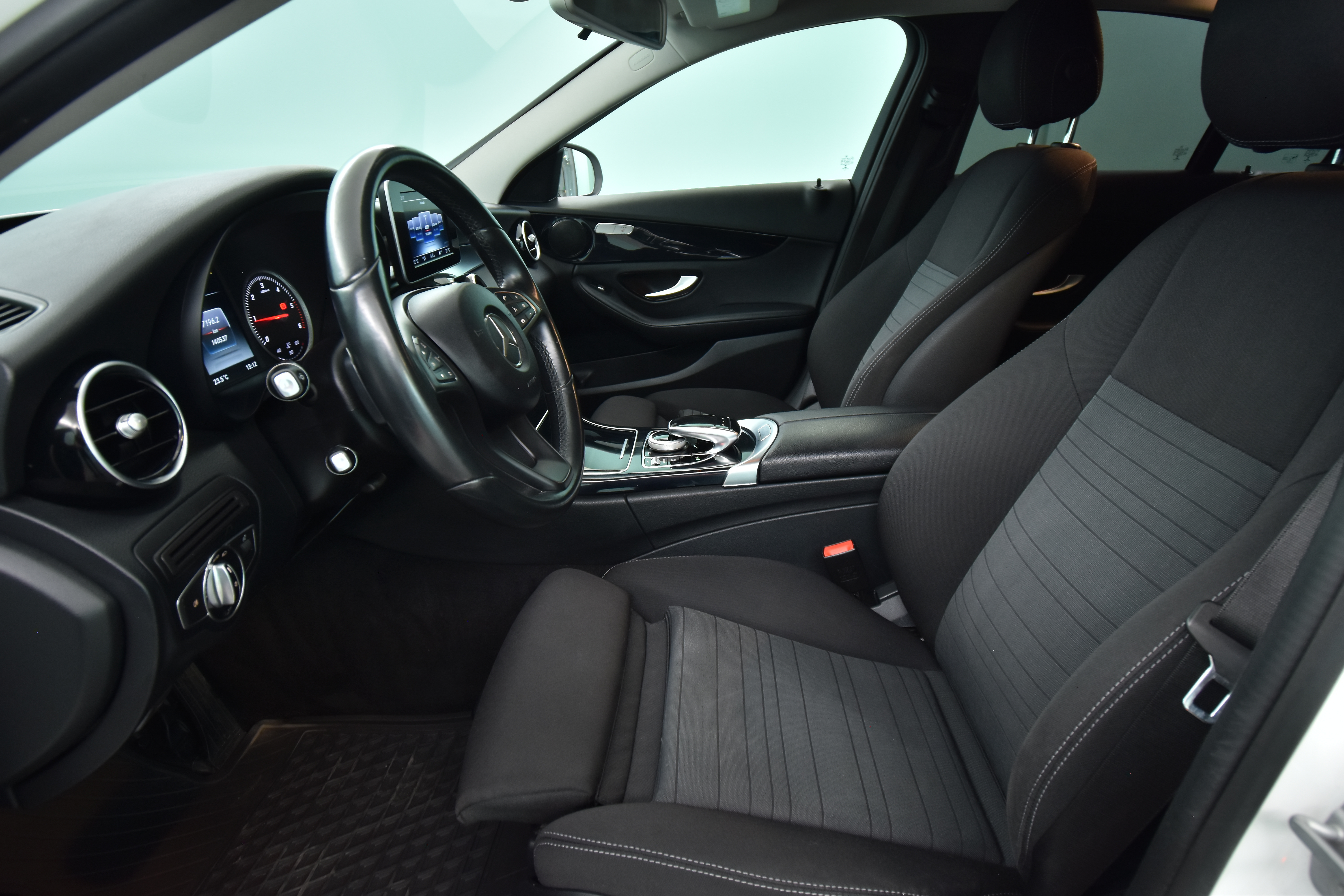 MERCEDES-BENZ C 2015