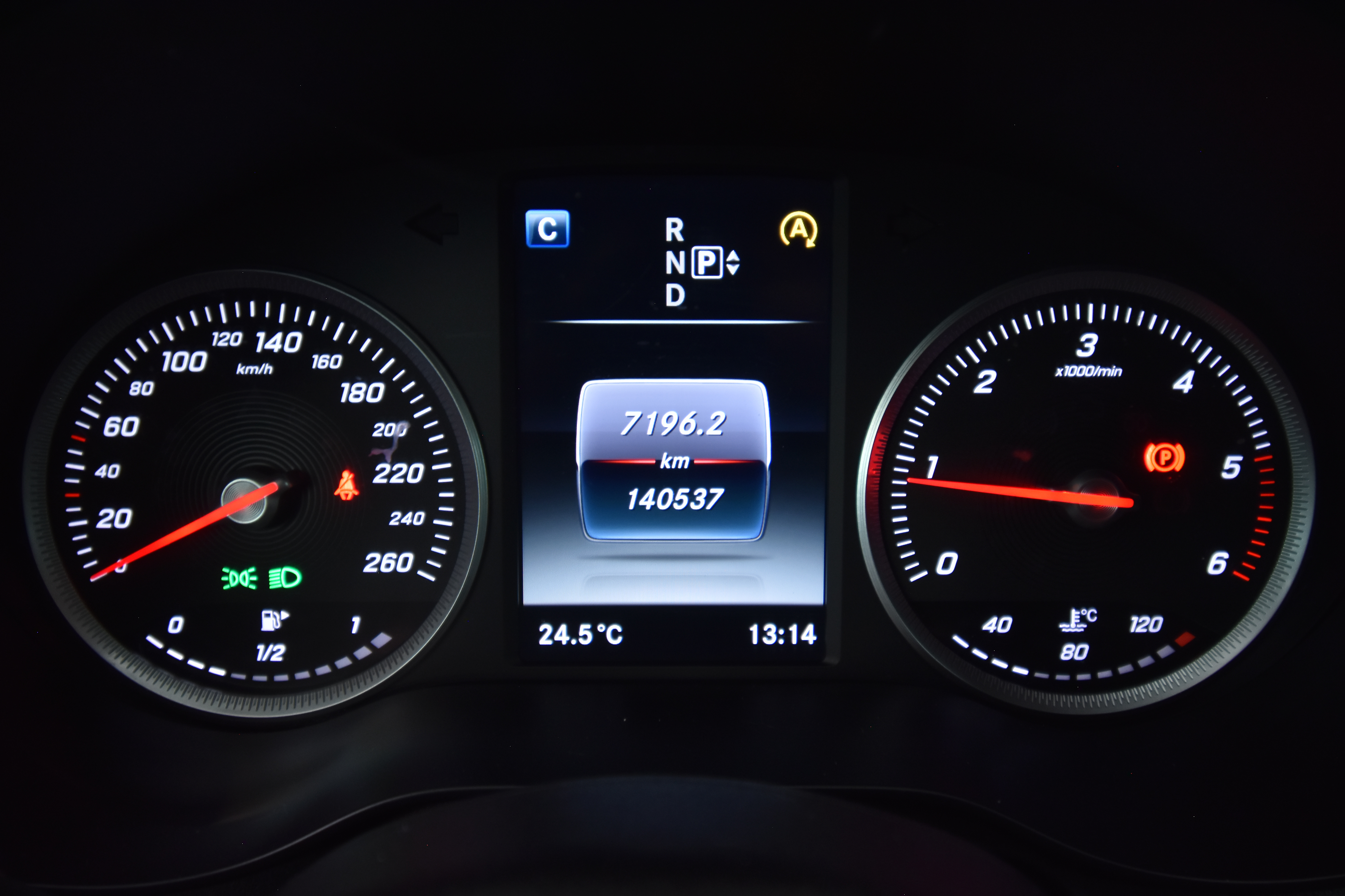 MERCEDES-BENZ C 2015