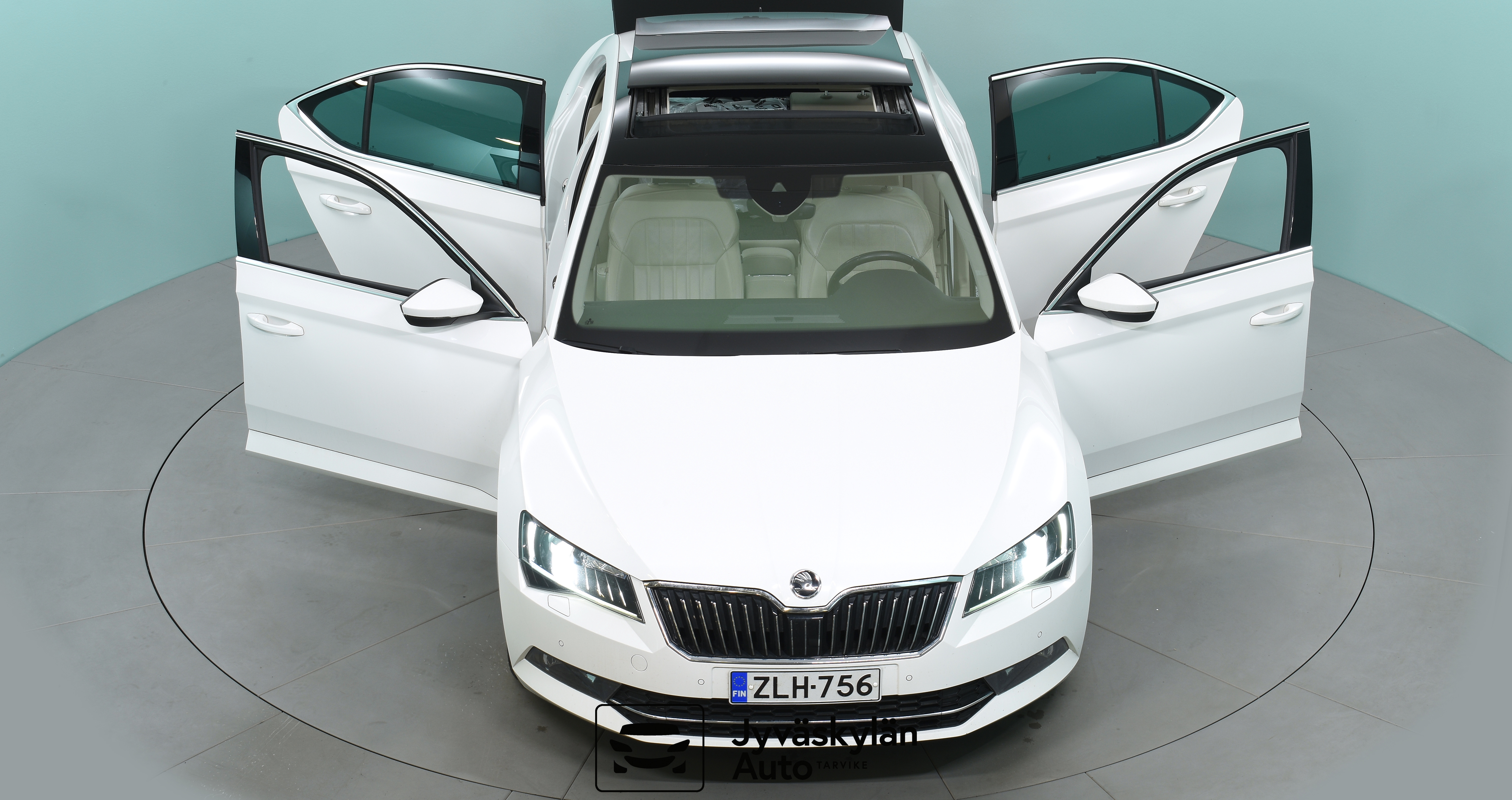 SKODA Superb 2016