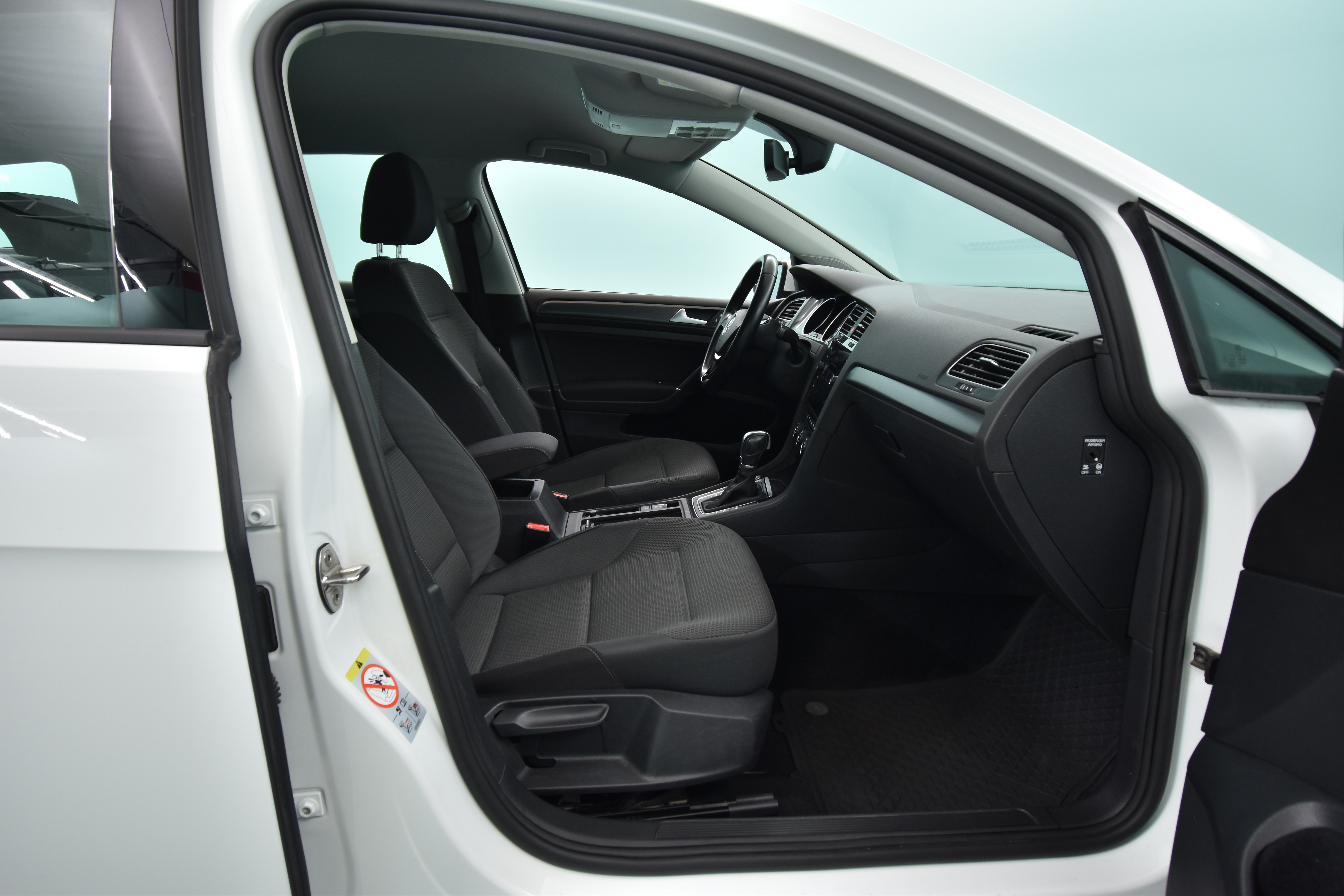 VOLKSWAGEN Golf 2017