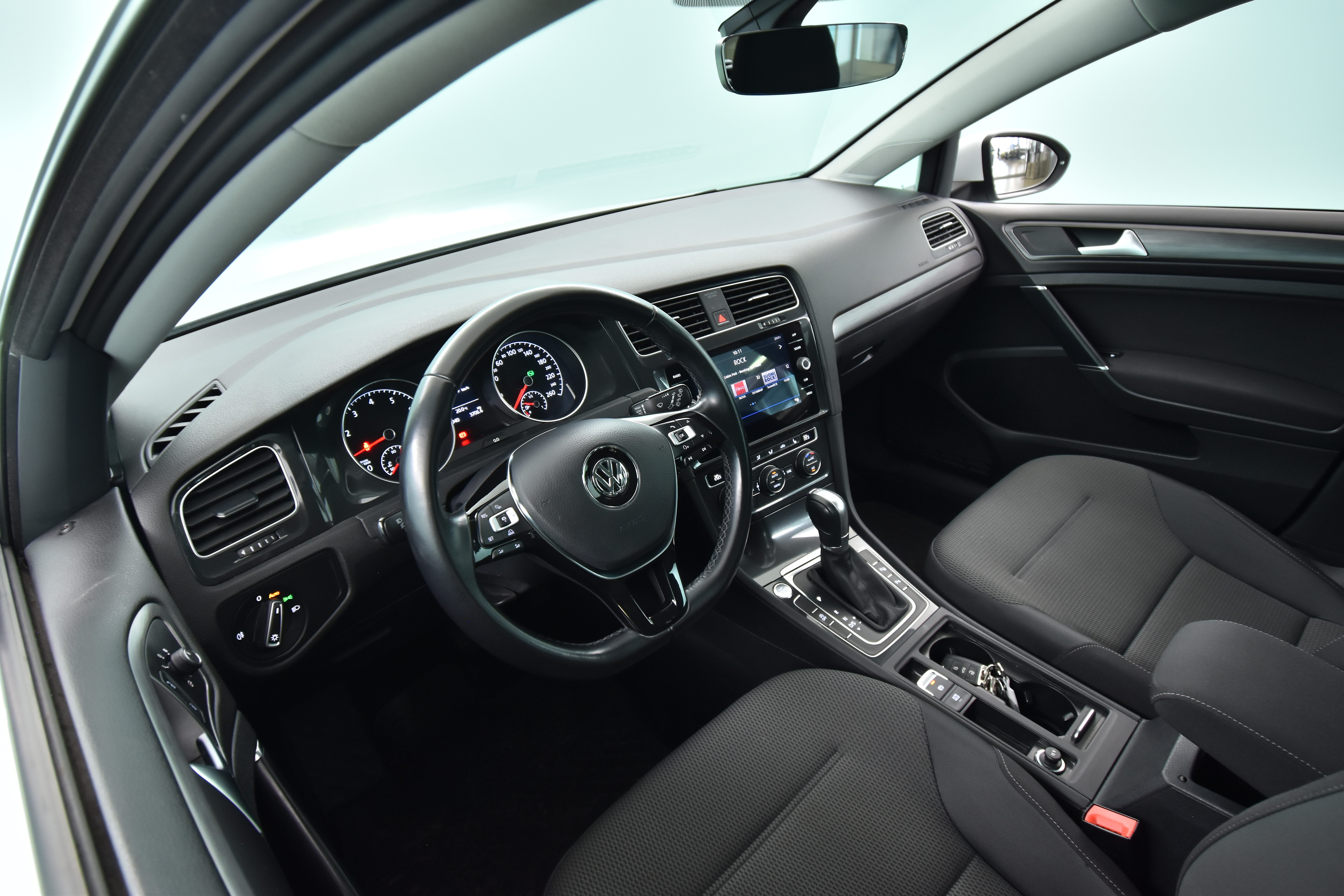 VOLKSWAGEN Golf 2017