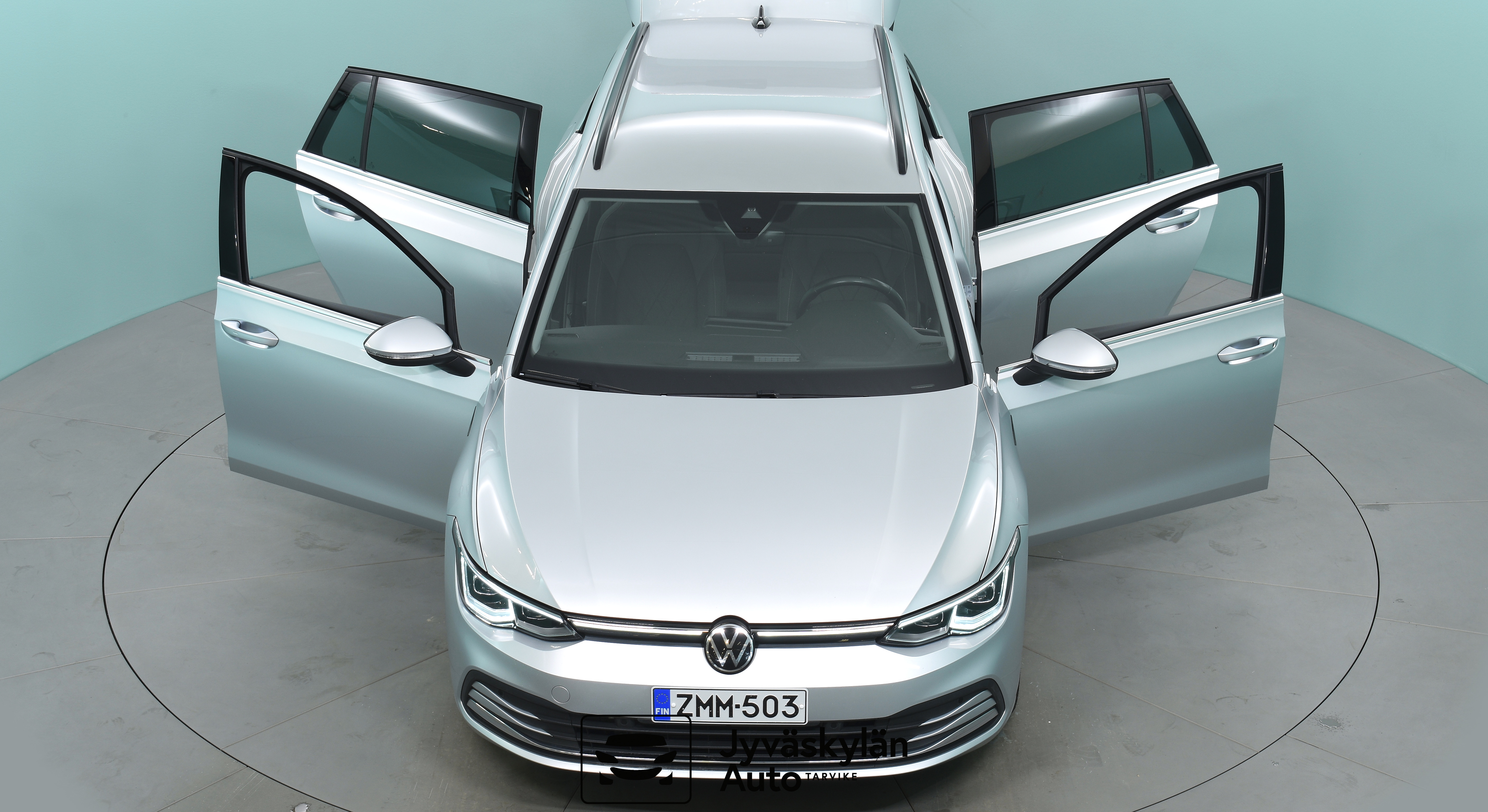 VOLKSWAGEN Golf 2023