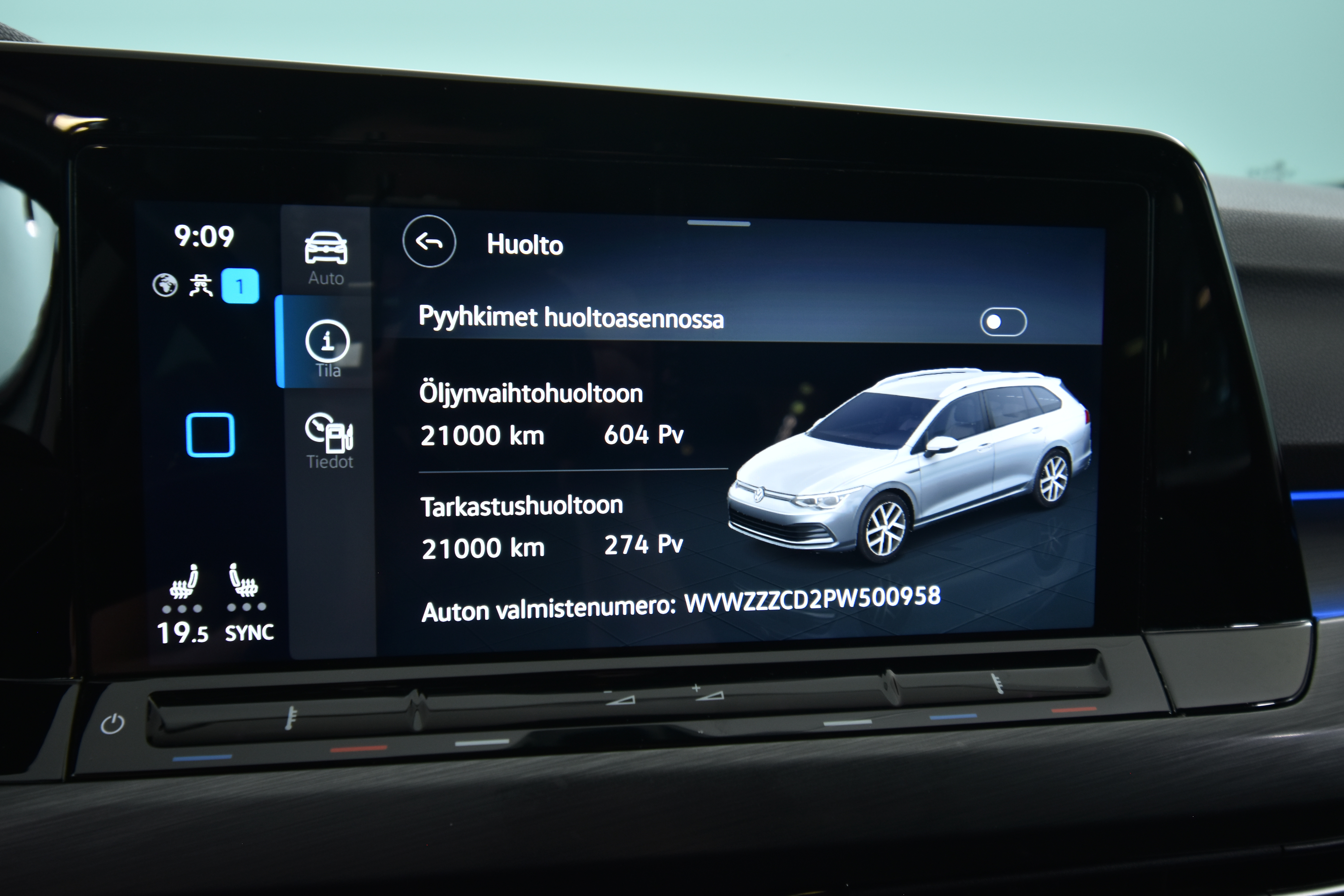 VOLKSWAGEN Golf 2023