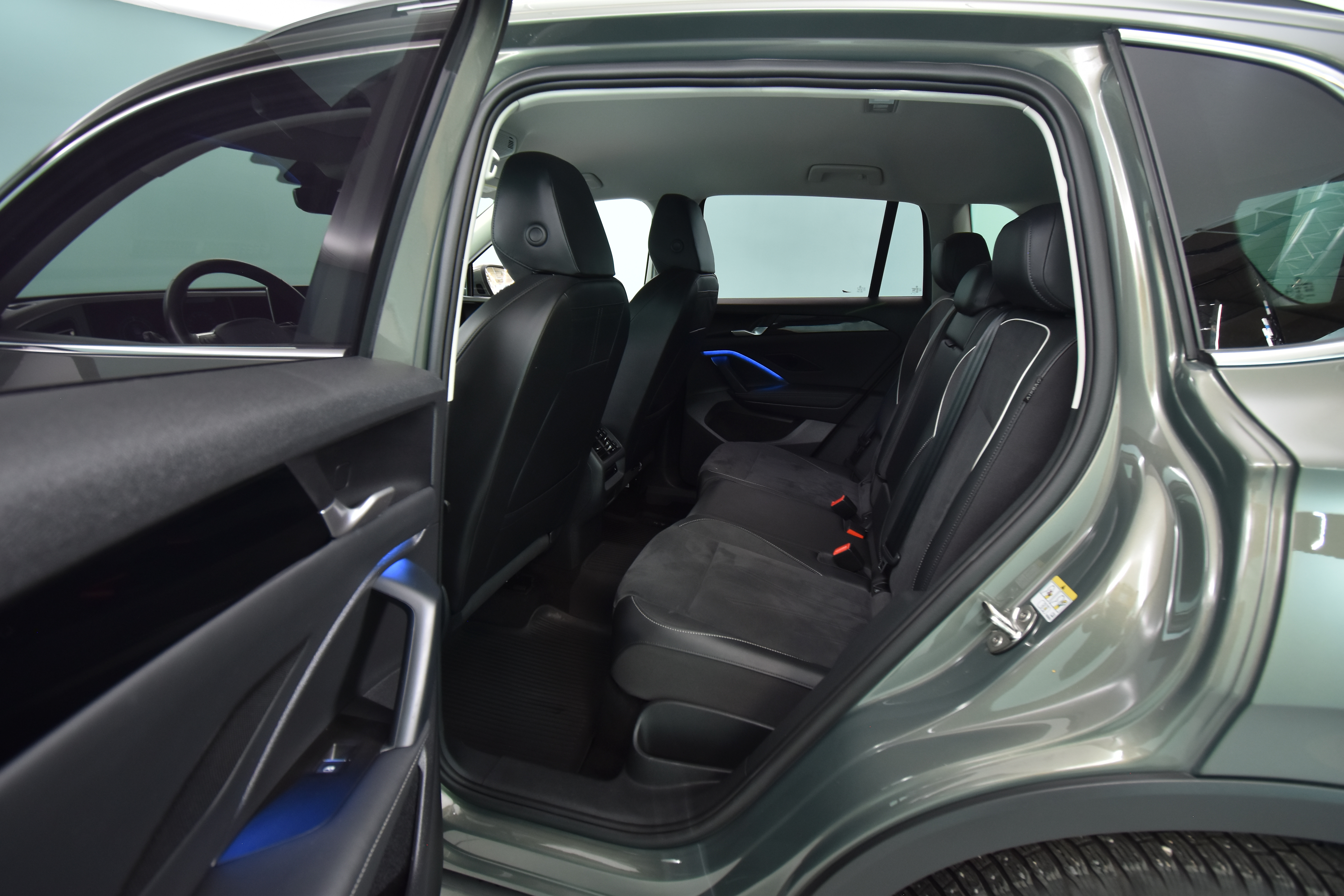 VOLKSWAGEN Tiguan 2024