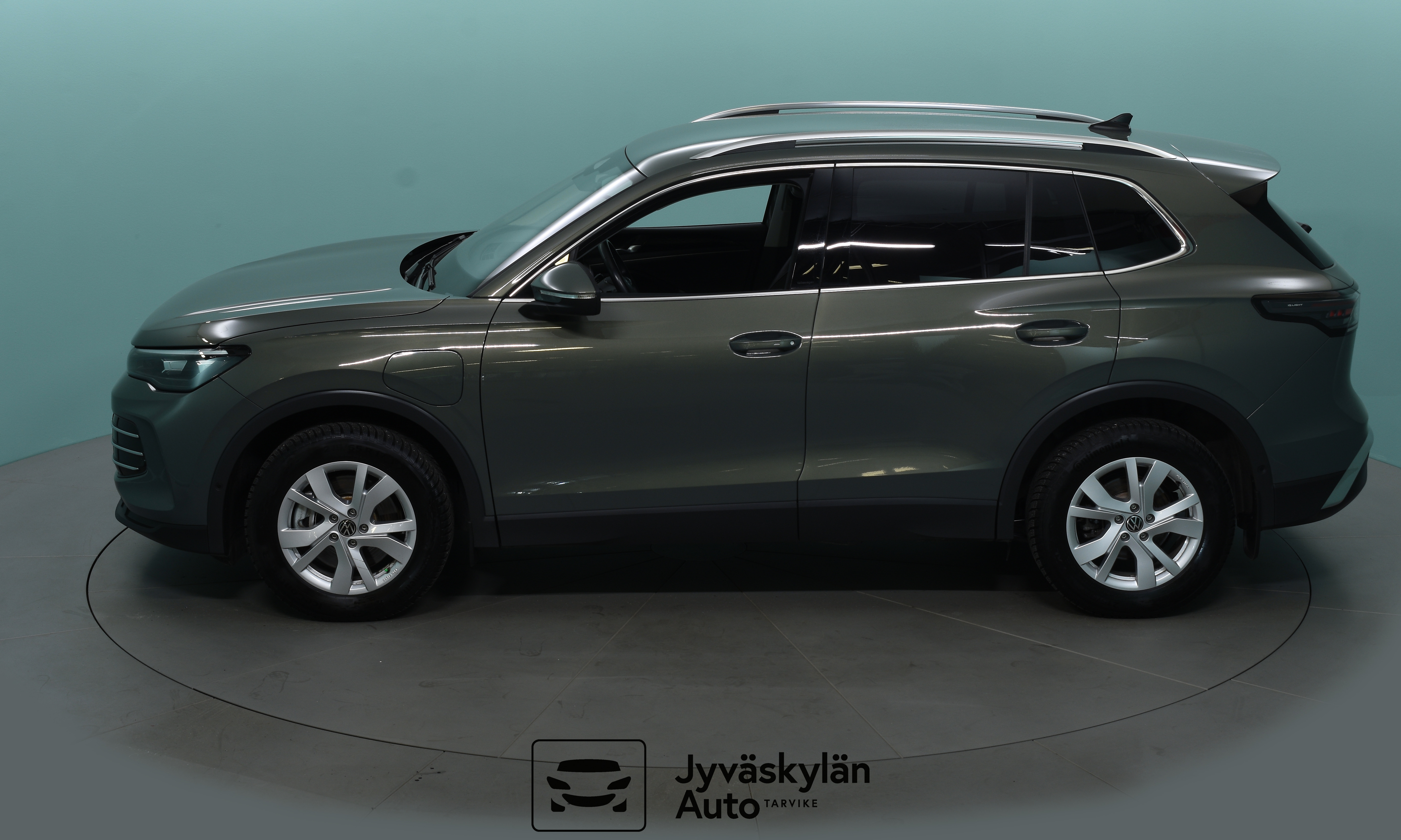 VOLKSWAGEN Tiguan 2024