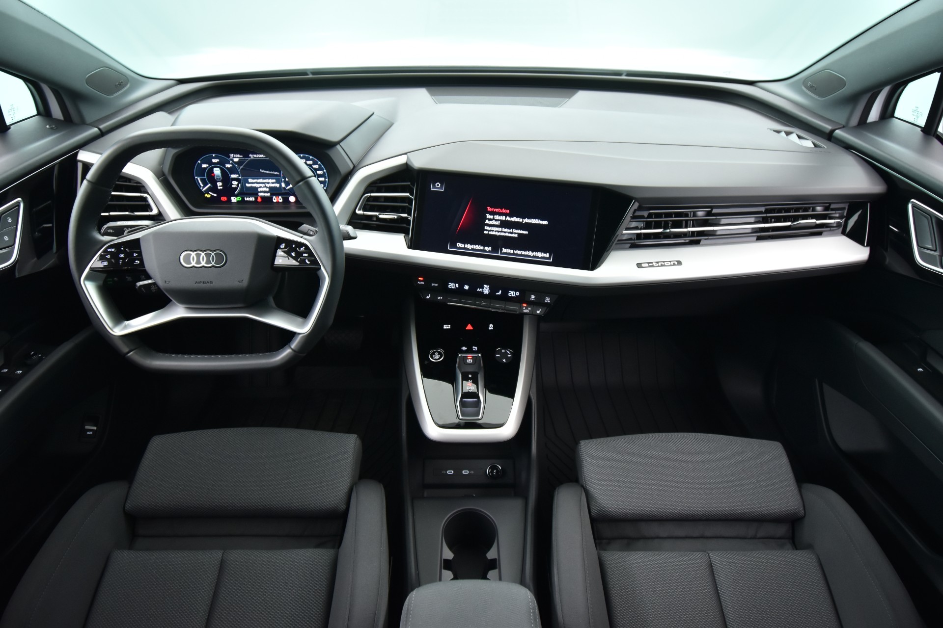 AUDI Q4 e-tron 2025