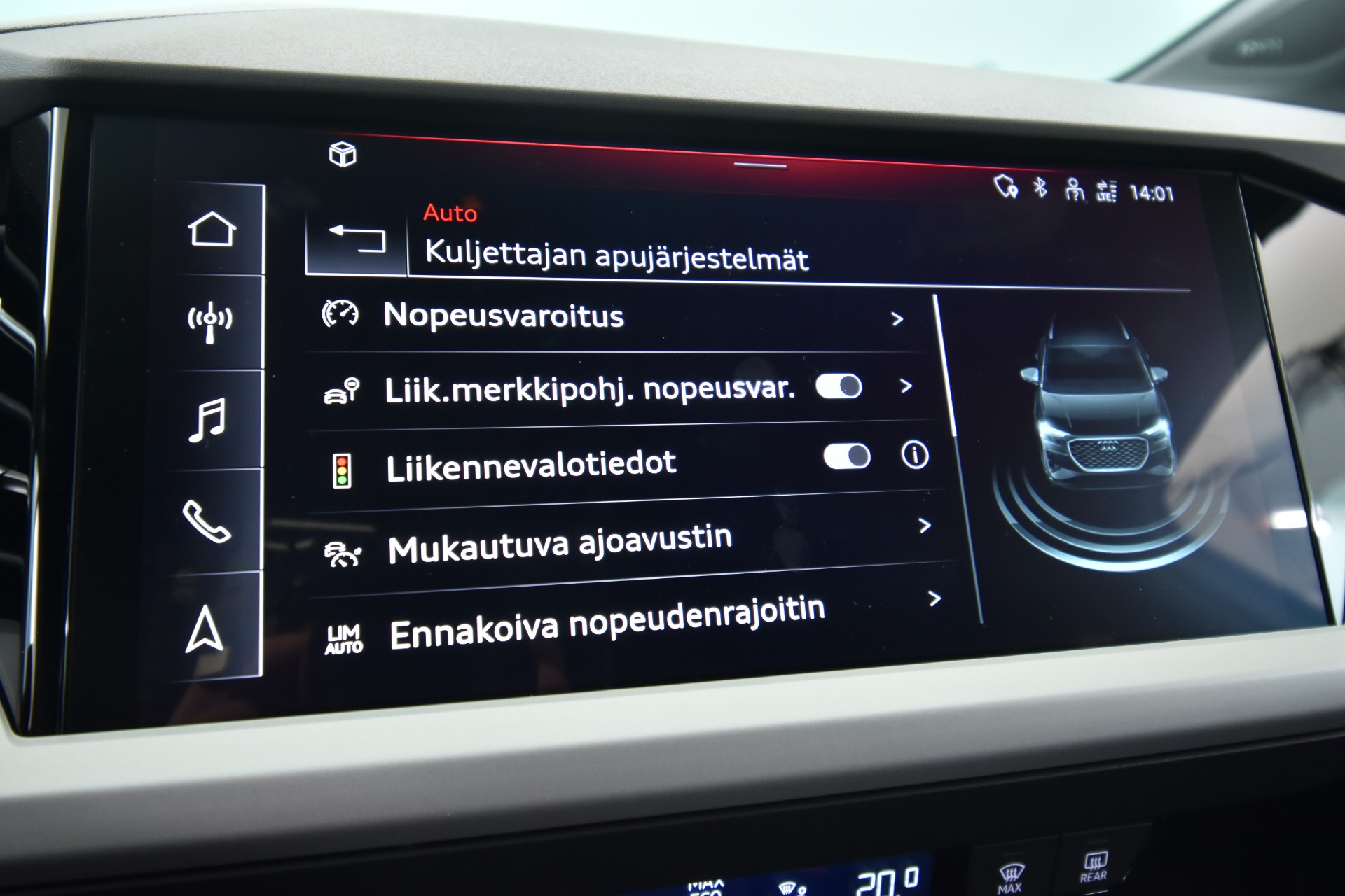 AUDI Q4 e-tron 2025