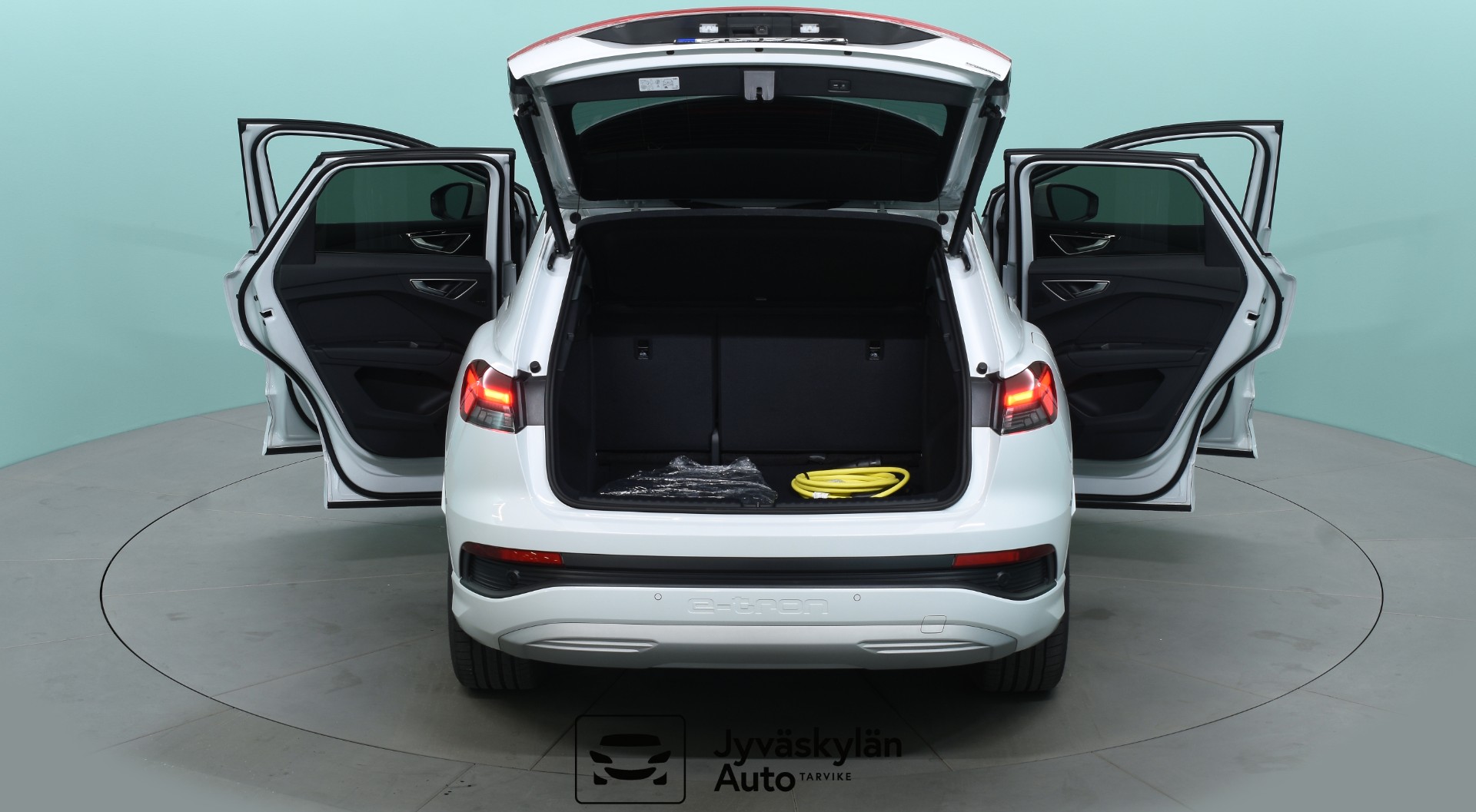 AUDI Q4 e-tron 2025