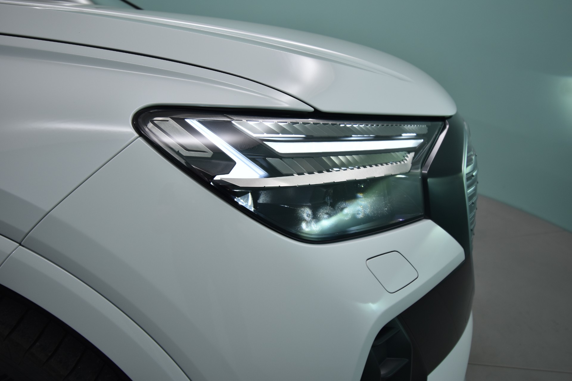 AUDI Q4 e-tron 2025