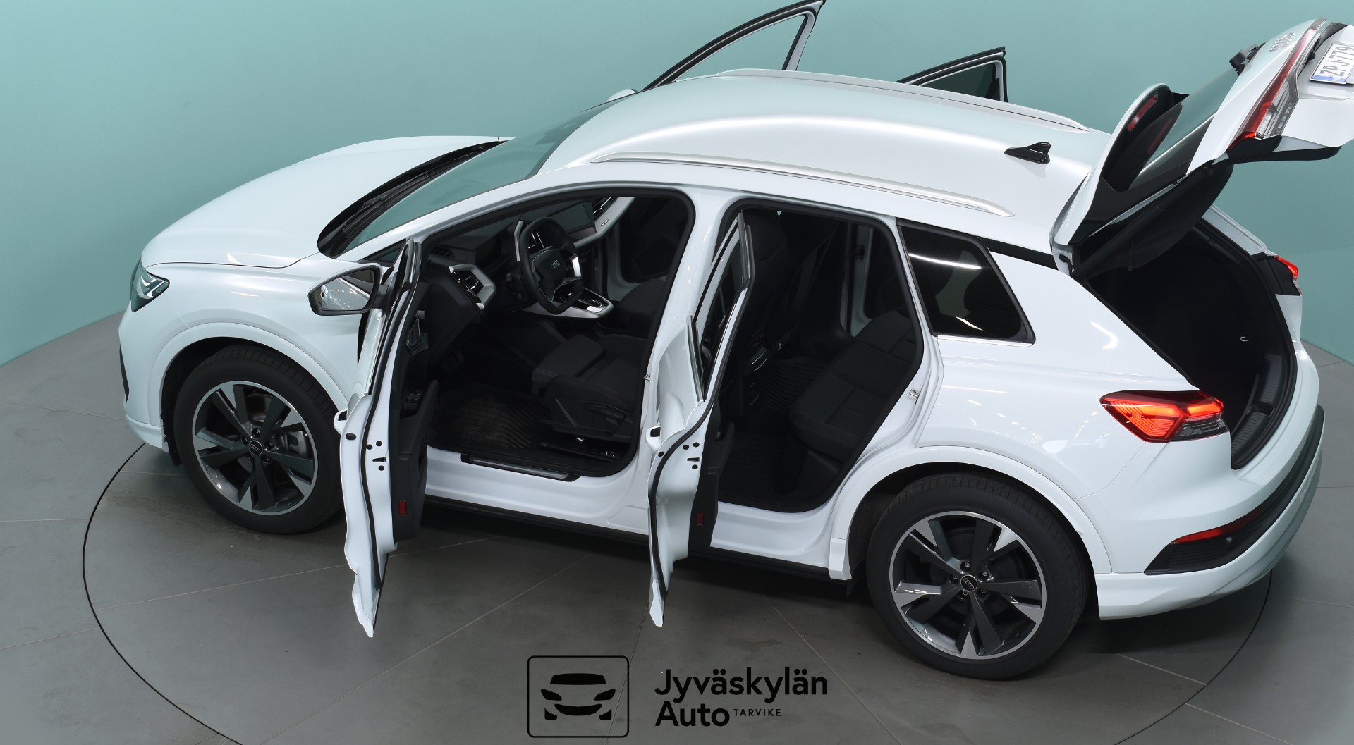 AUDI Q4 e-tron 2025