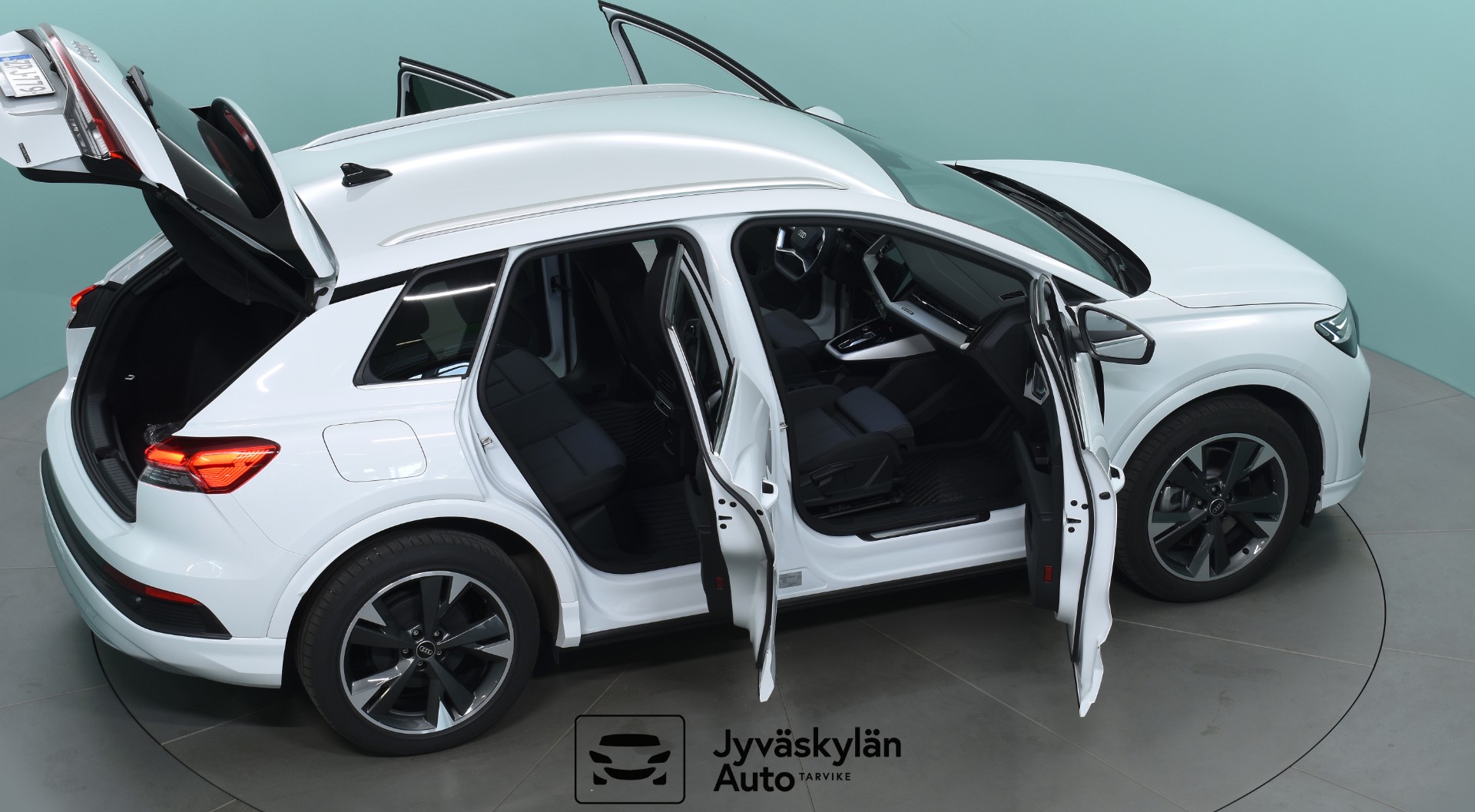 AUDI Q4 e-tron 2025