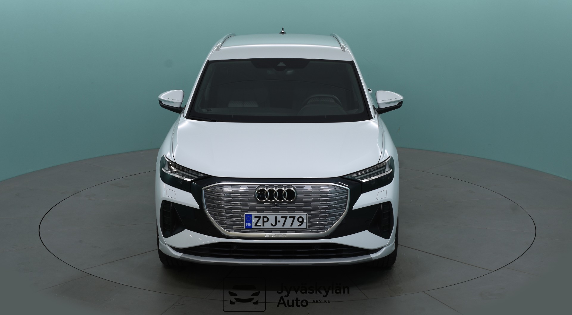 AUDI Q4 e-tron 2025