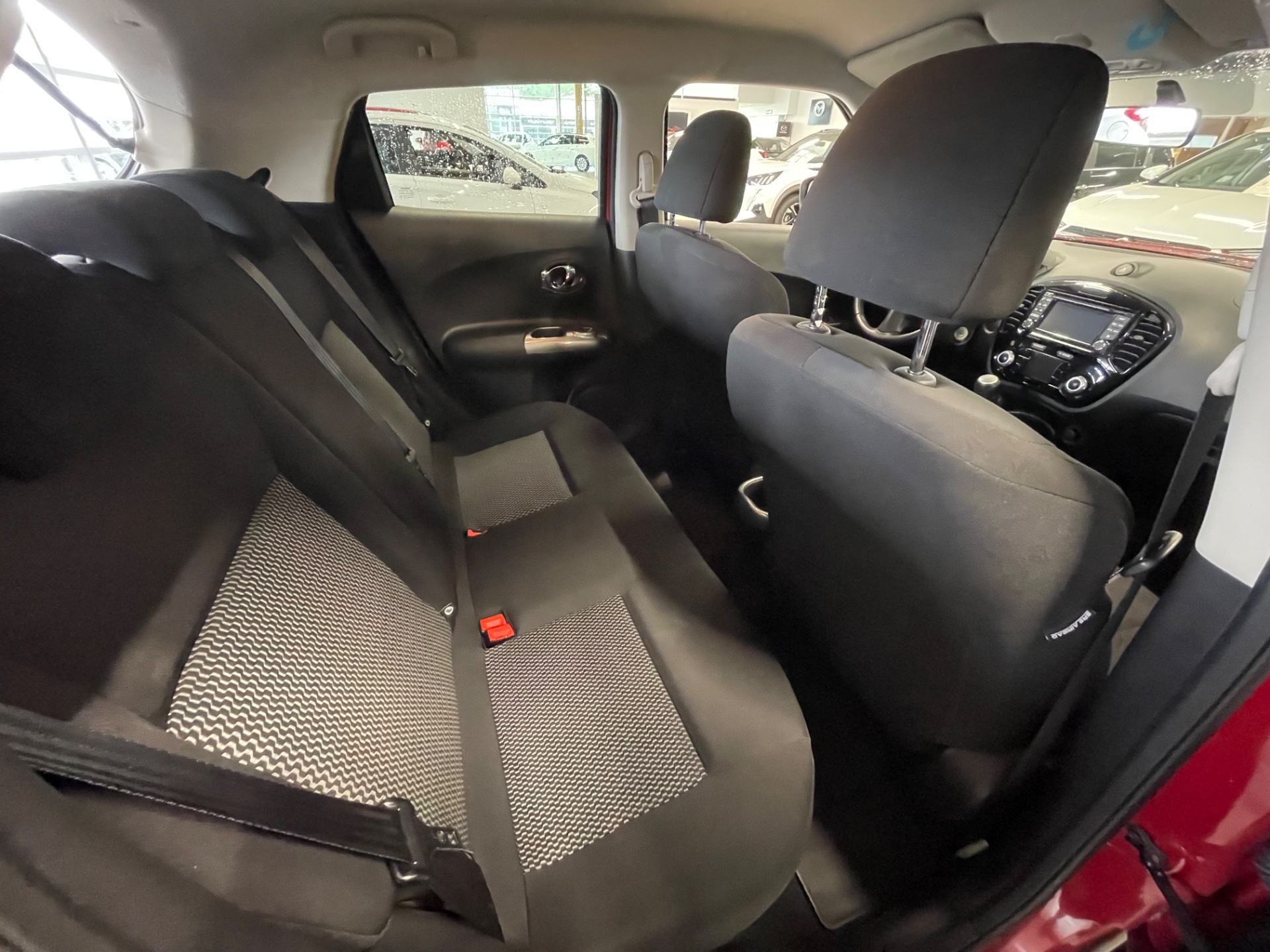 NISSAN Juke DIG-T 115 Acenta 2WD 6M/T Tech Pack / 360 kamera / Navi / Jakoketju vaihdettu