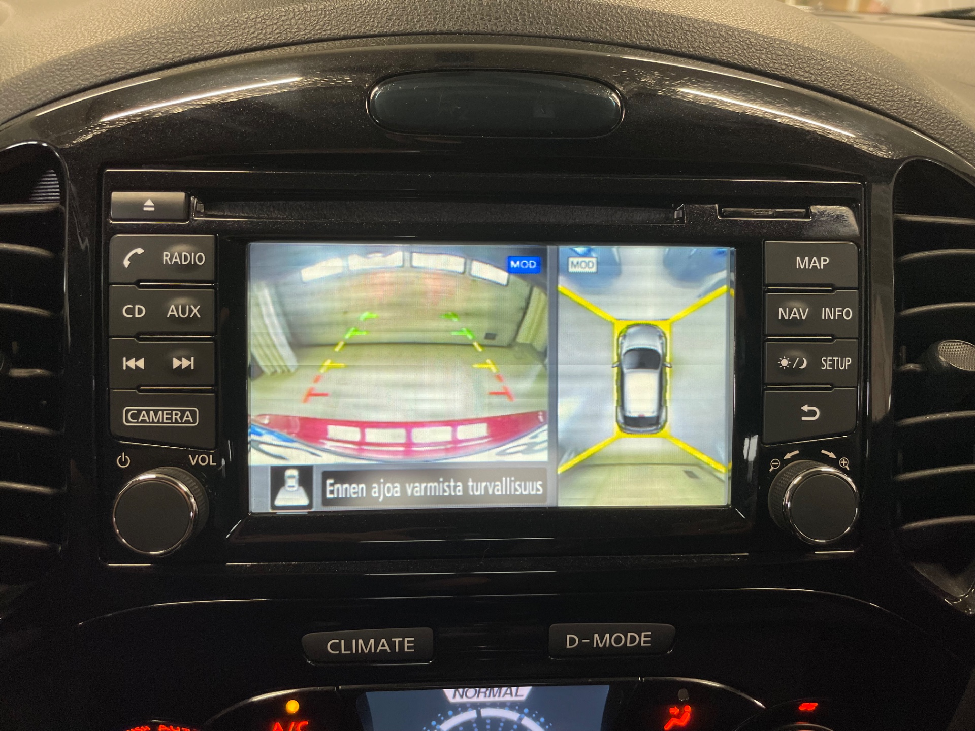 NISSAN Juke DIG-T 115 Acenta 2WD 6M/T Tech Pack / 360 kamera / Navi / Jakoketju vaihdettu