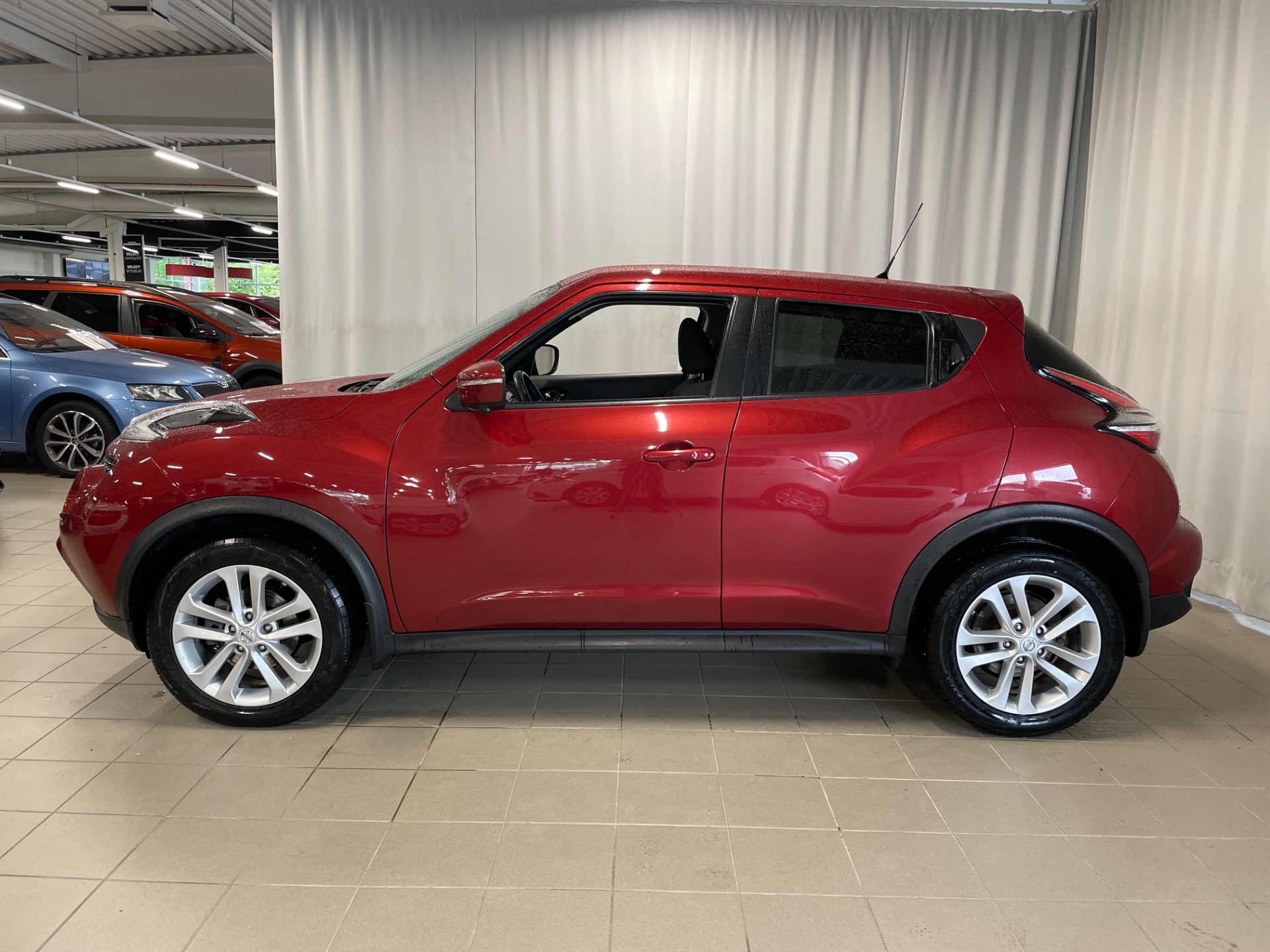 NISSAN Juke DIG-T 115 Acenta 2WD 6M/T Tech Pack / 360 kamera / Navi / Jakoketju vaihdettu