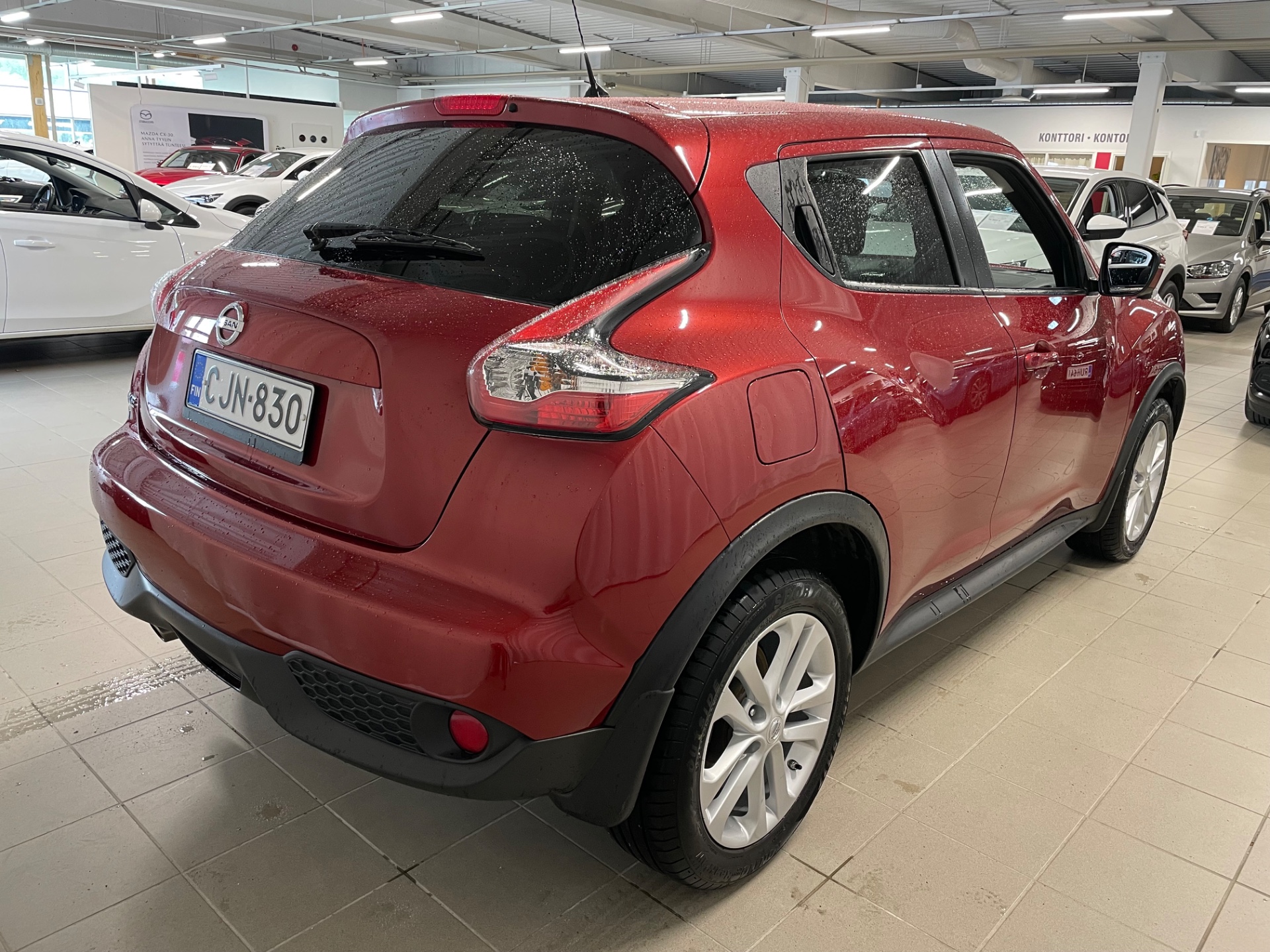 NISSAN Juke DIG-T 115 Acenta 2WD 6M/T Tech Pack / 360 kamera / Navi / Jakoketju vaihdettu