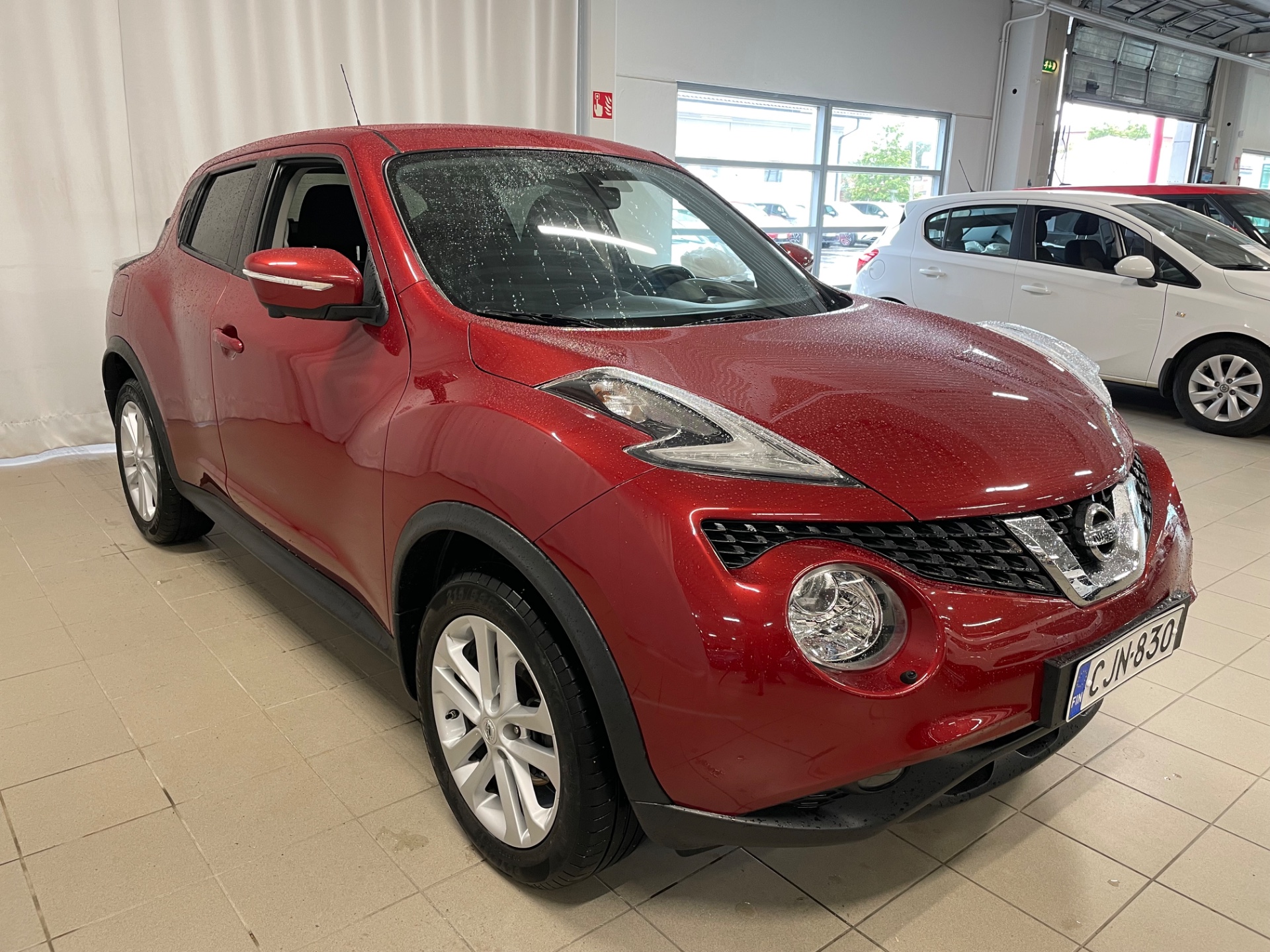 NISSAN Juke DIG-T 115 Acenta 2WD 6M/T Tech Pack / 360 kamera / Navi / Jakoketju vaihdettu