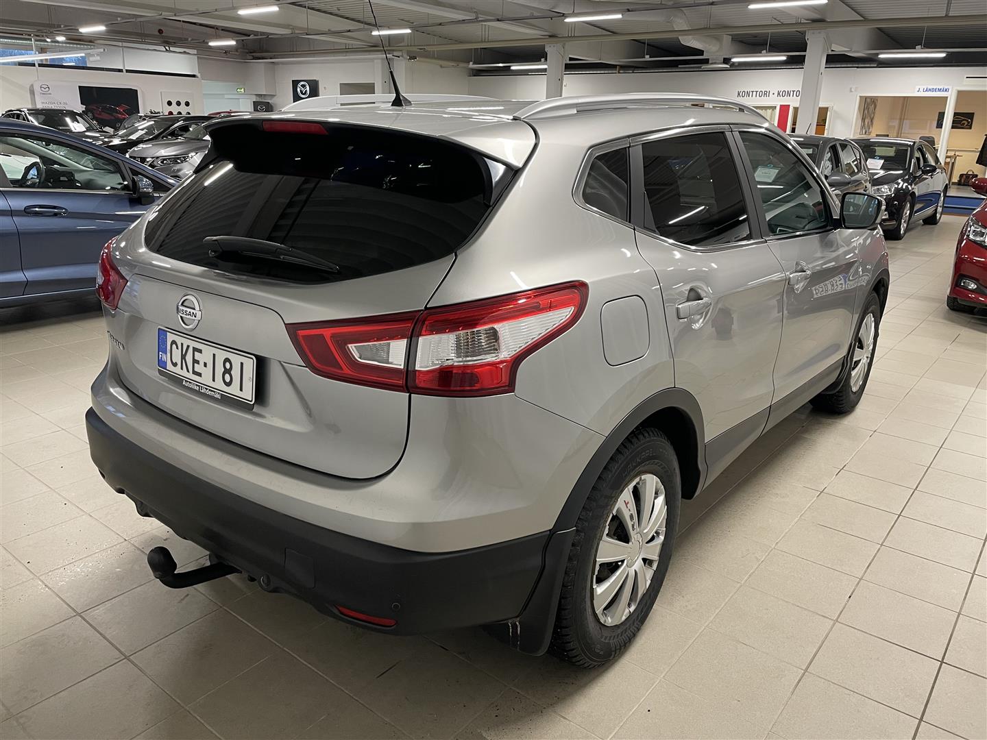 NISSAN QASHQAI DIG-T 115 Business 360 2WD Xtronic E6 Leather / 1-omistaja /