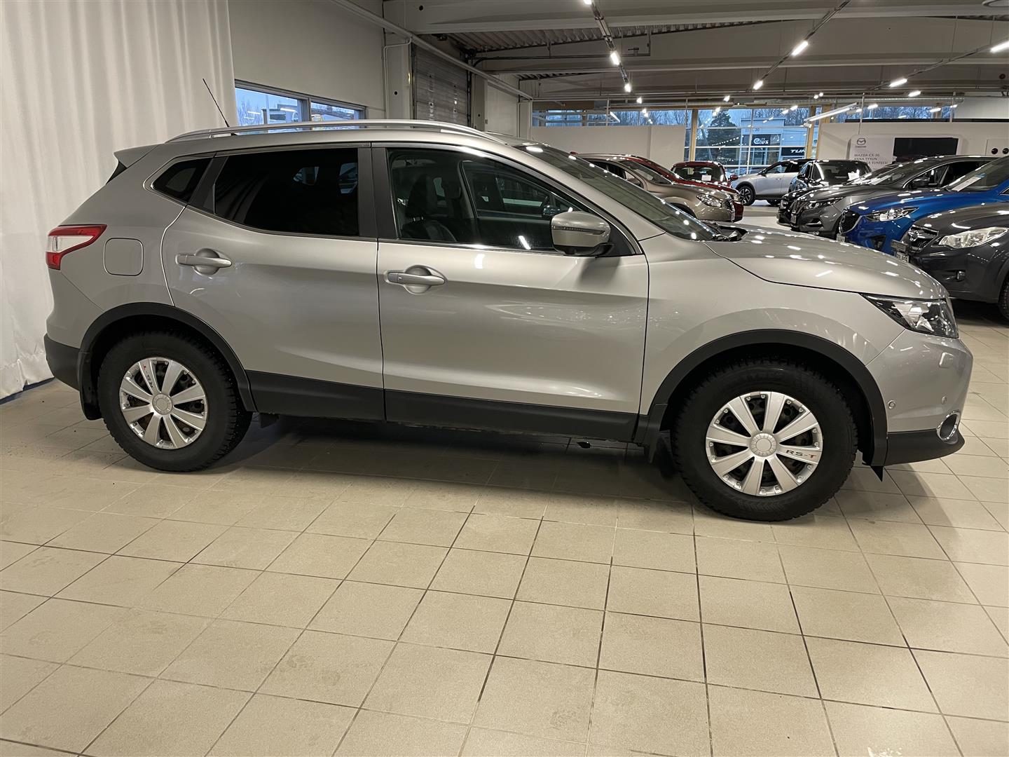 NISSAN QASHQAI DIG-T 115 Business 360 2WD Xtronic E6 Leather / 1-omistaja /