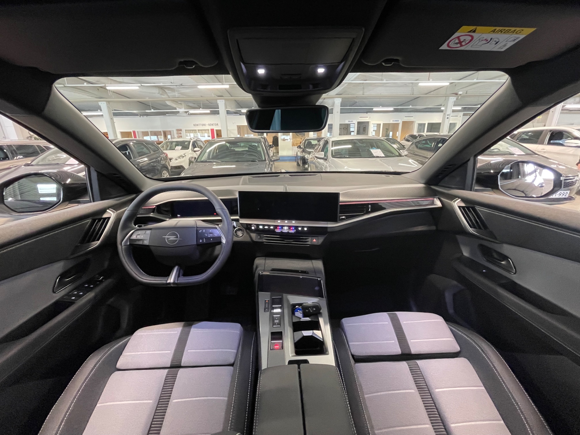 Opel Grandland Hybrid 145 GS Automaatti / Korkotarjous 2,99% + kulut