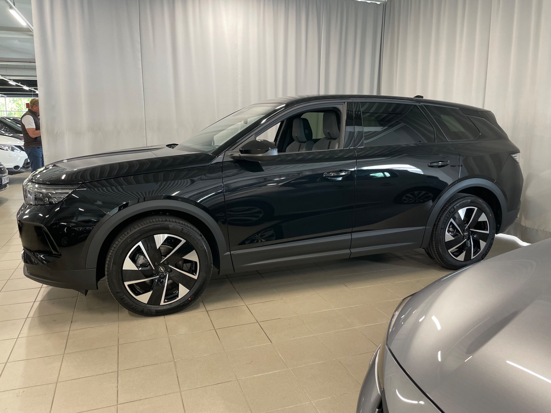 Opel Grandland Hybrid 145 GS Automaatti / Korkotarjous 2,99% + kulut