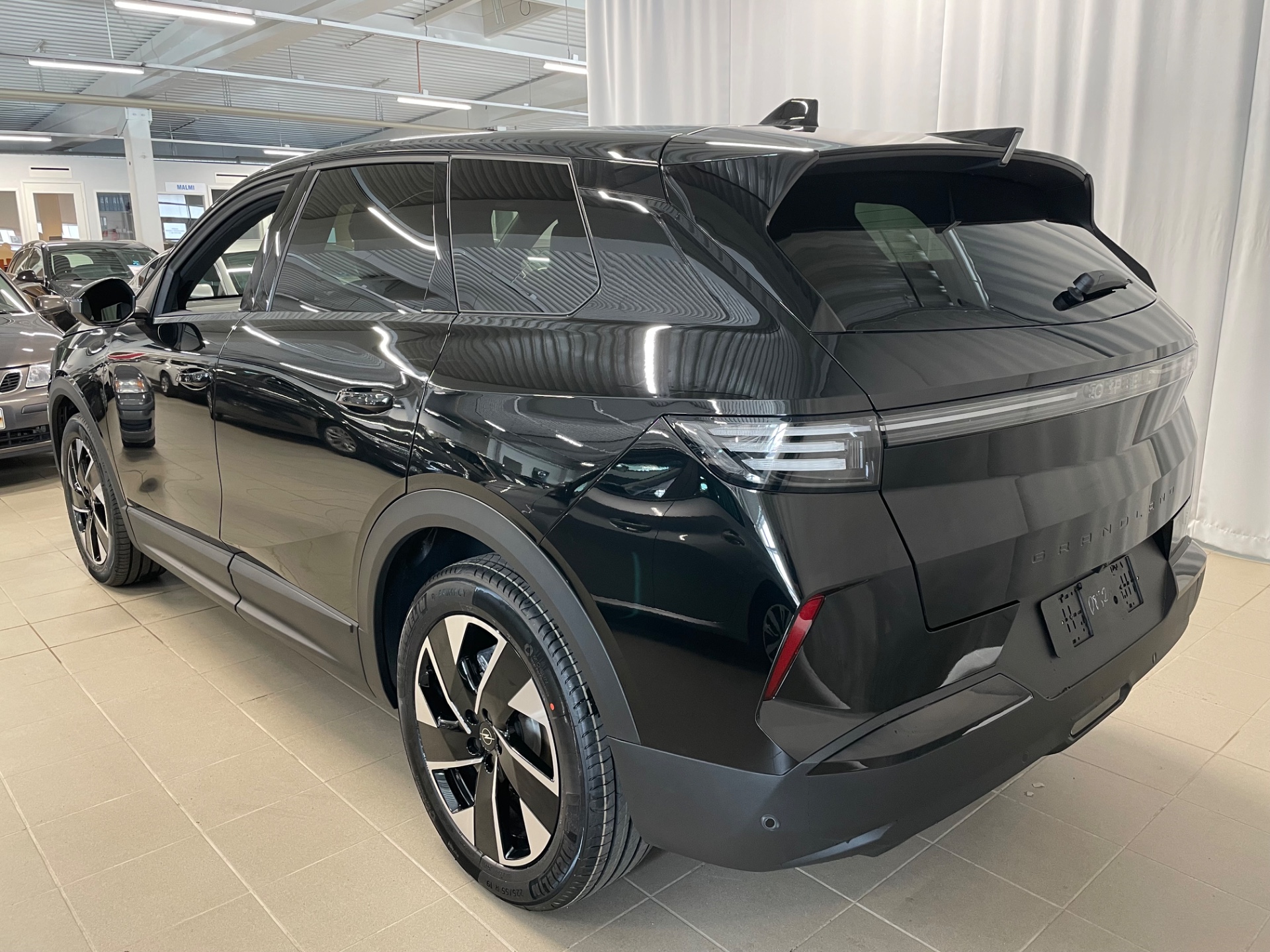 Opel Grandland Hybrid 145 GS Automaatti / Korkotarjous 2,99% + kulut