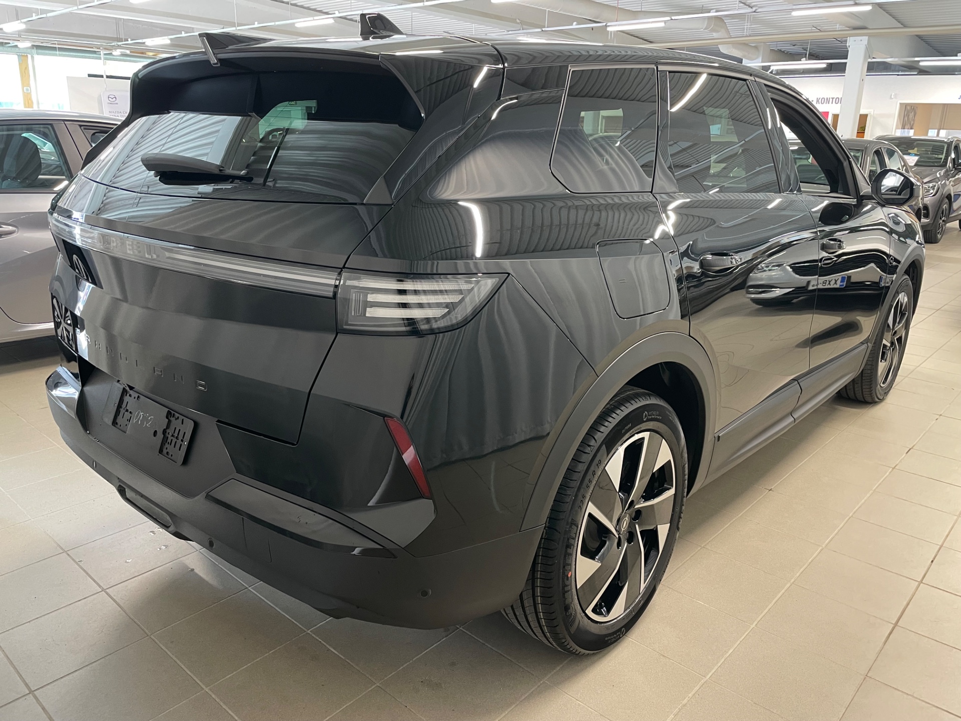 Opel Grandland Hybrid 145 GS Automaatti / Korkotarjous 2,99% + kulut