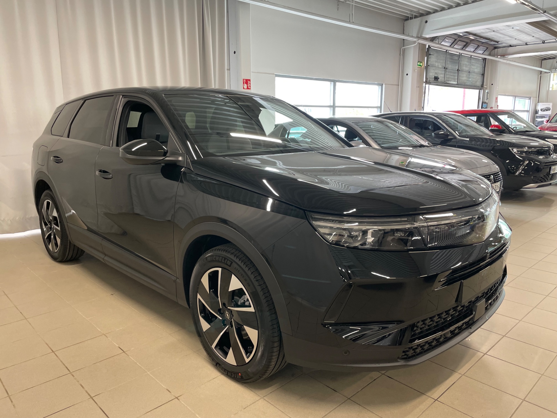 Opel Grandland Hybrid 145 GS Automaatti / Korkotarjous 2,99% + kulut