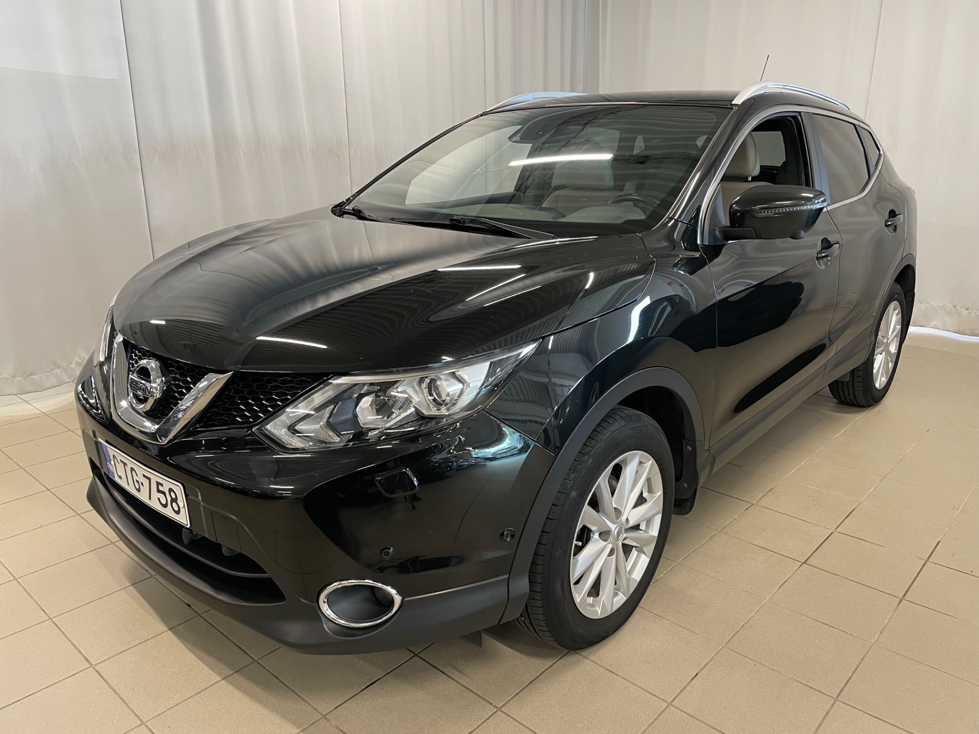NISSAN QASHQAI dCi 130 Business 360 2WD Xtronic Alcantara / Juuri huollettu