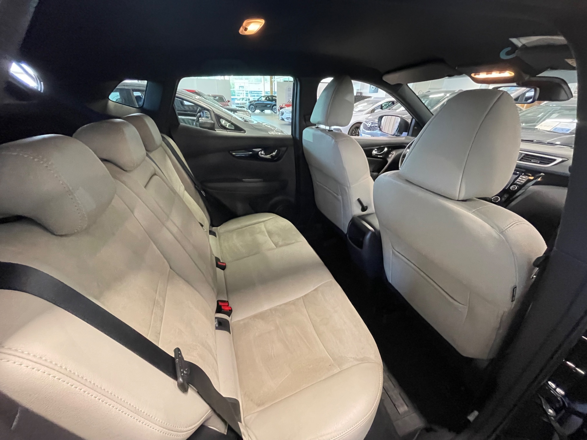 NISSAN QASHQAI dCi 130 Business 360 2WD Xtronic Alcantara / Juuri huollettu