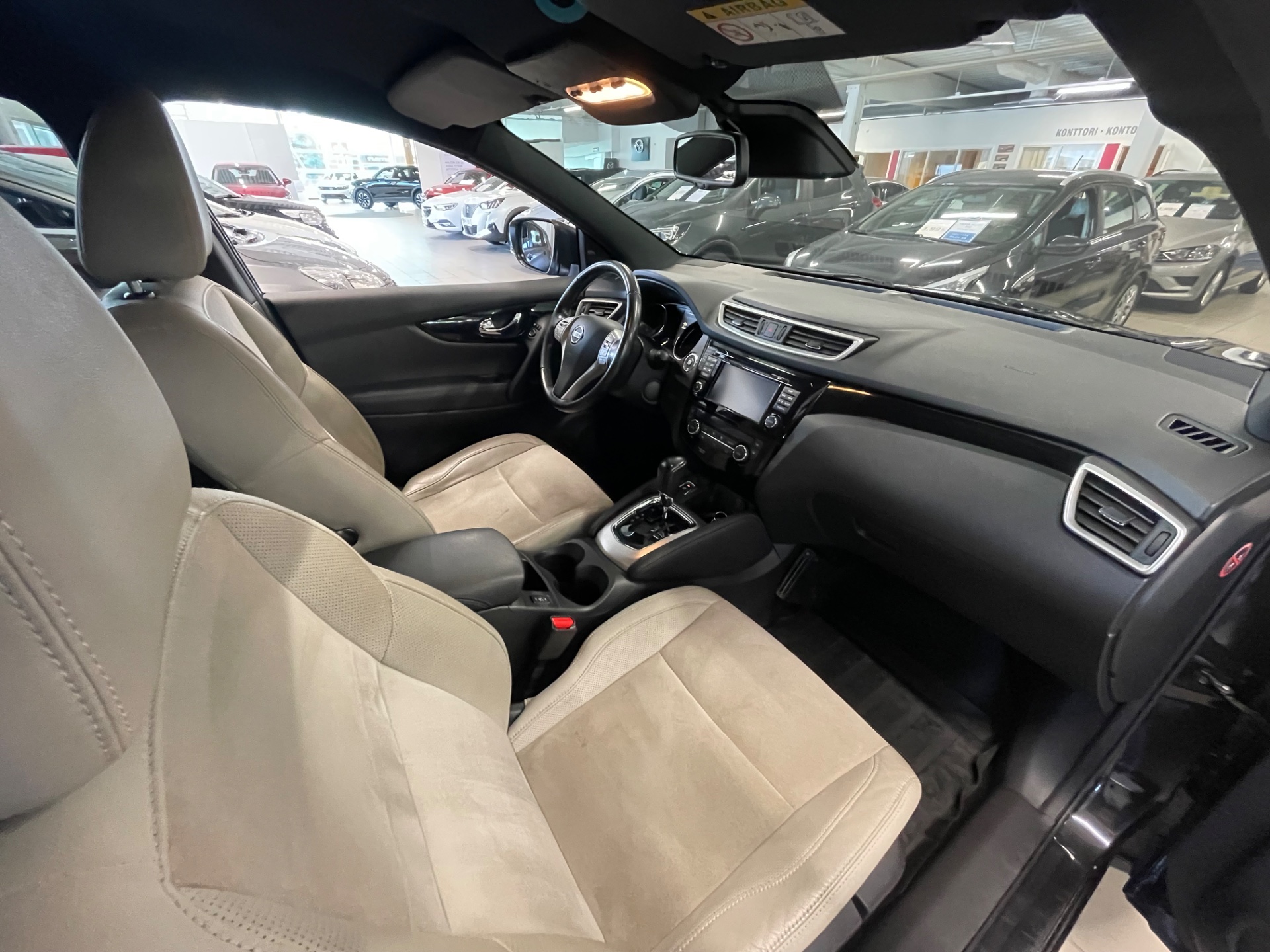 NISSAN QASHQAI dCi 130 Business 360 2WD Xtronic Alcantara / Juuri huollettu