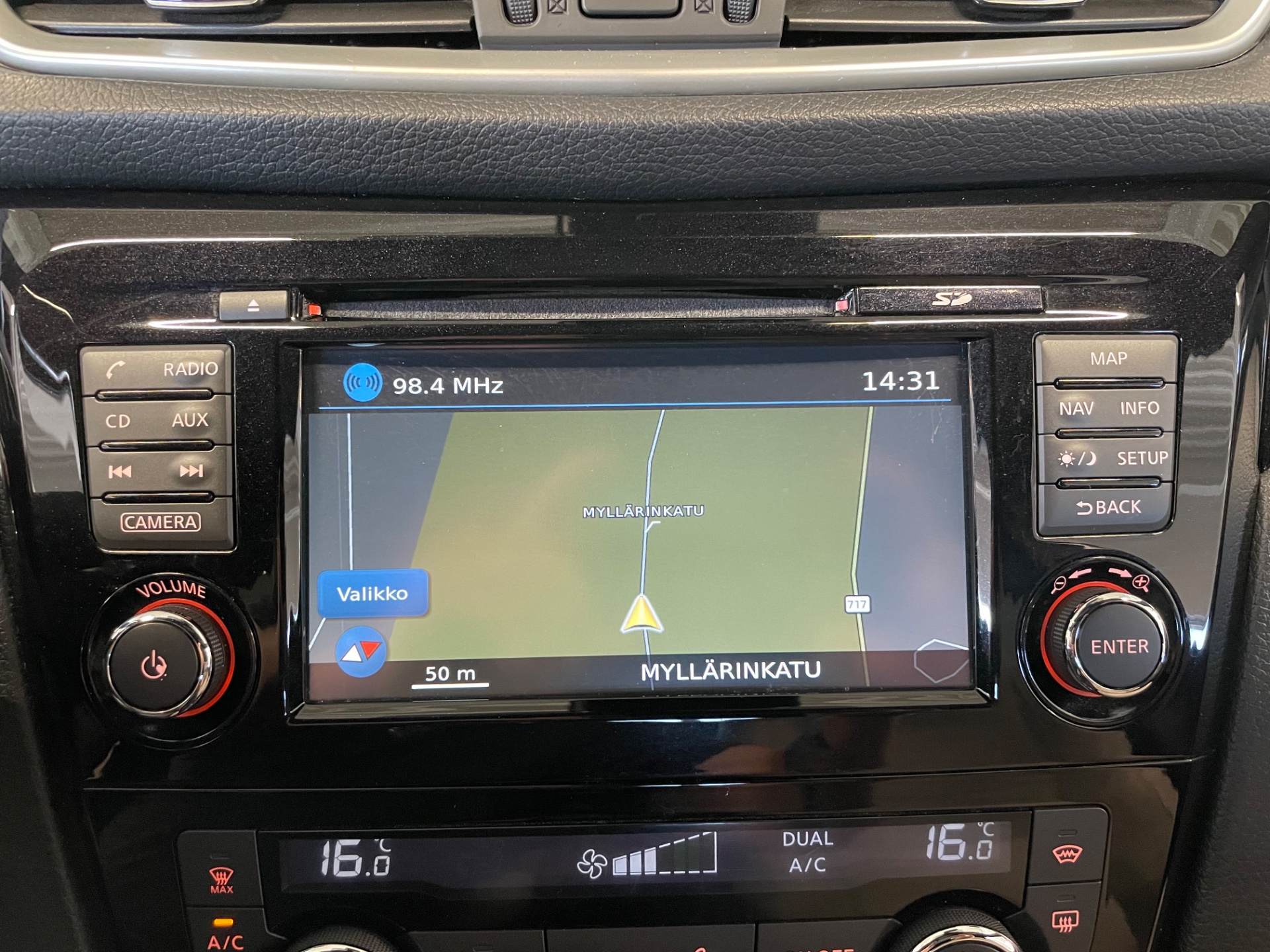 NISSAN QASHQAI dCi 130 Business 360 2WD Xtronic Alcantara / Juuri huollettu